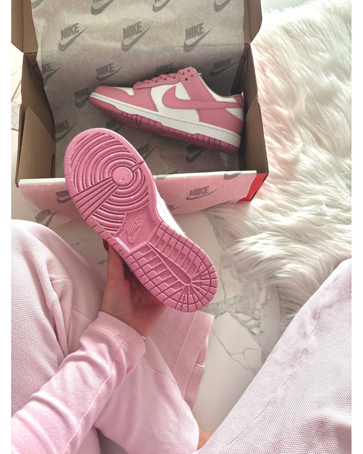 Nike SB Dunk Low Pink White