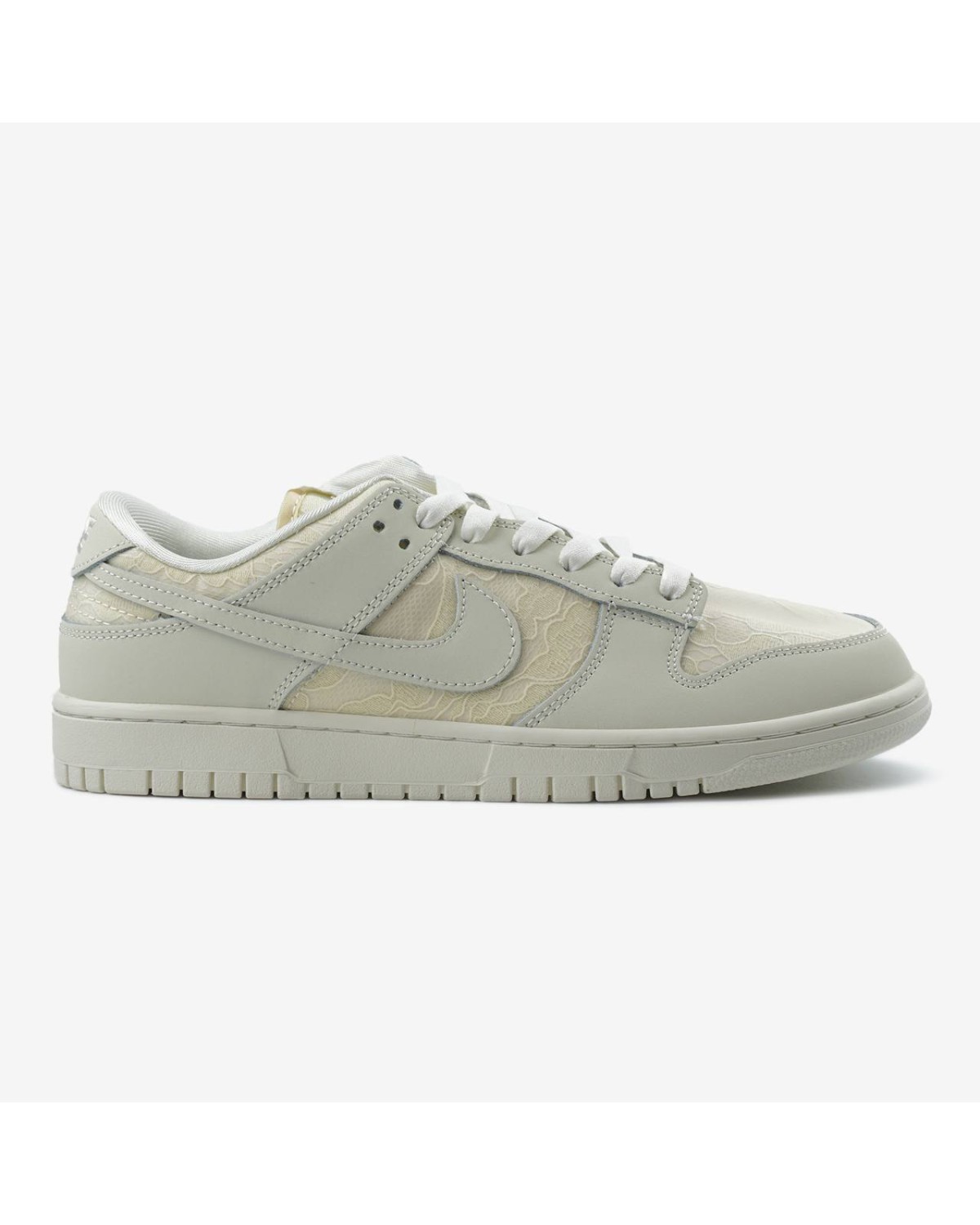 Nike SB Dunk Low Lace Pack Regal Beige
