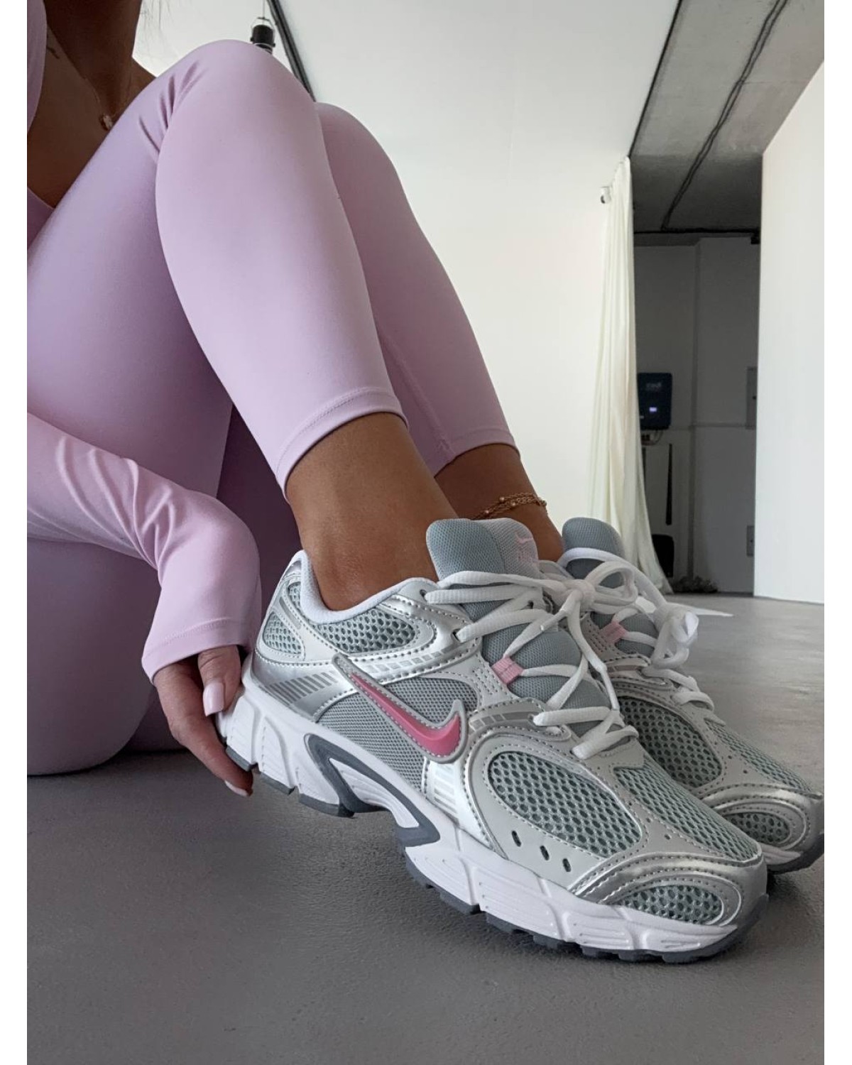Nike V5 RNR Silver/Mint/Pink