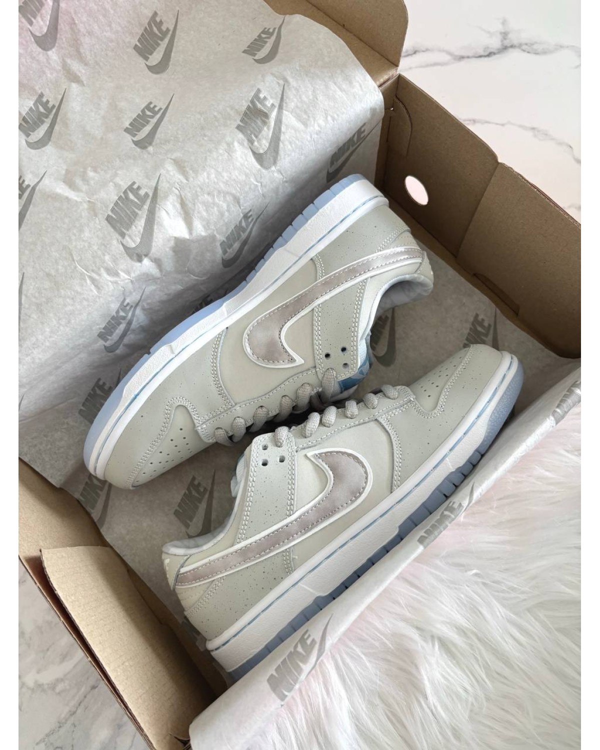 Nike SB Dunk White Lobster