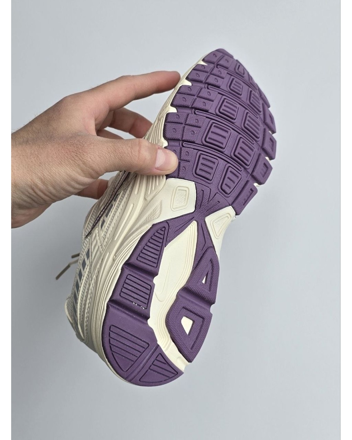 Nike Initiator Cream/Purple