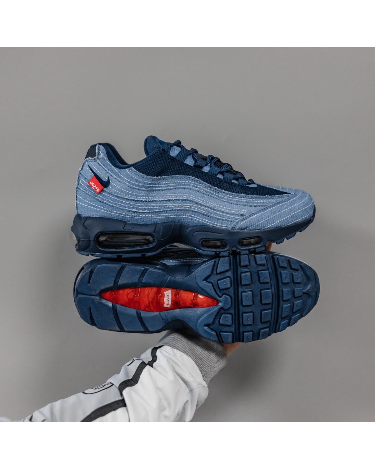 Nike Air Max 95 OG Levi’s Obsidian