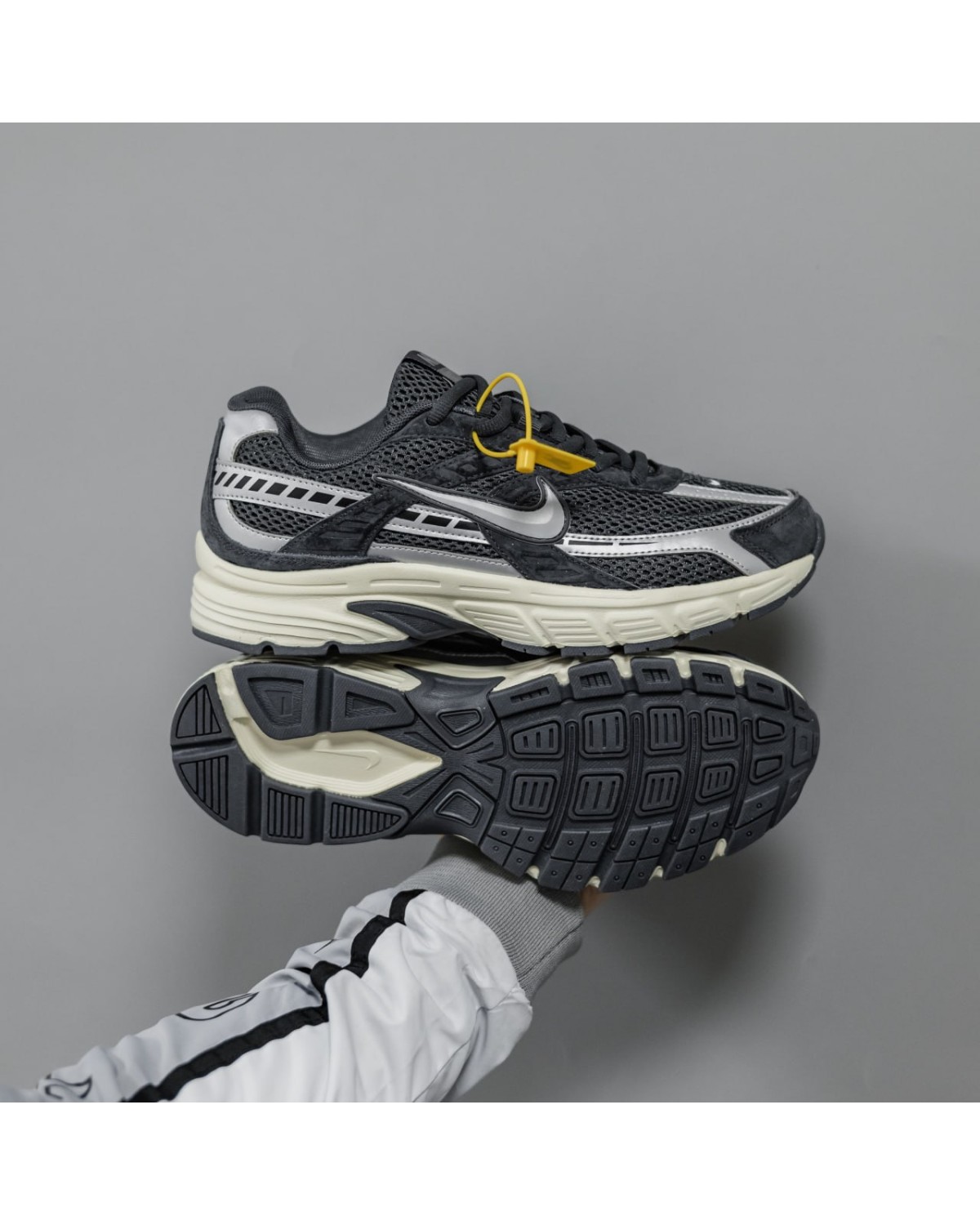Nike Initiator