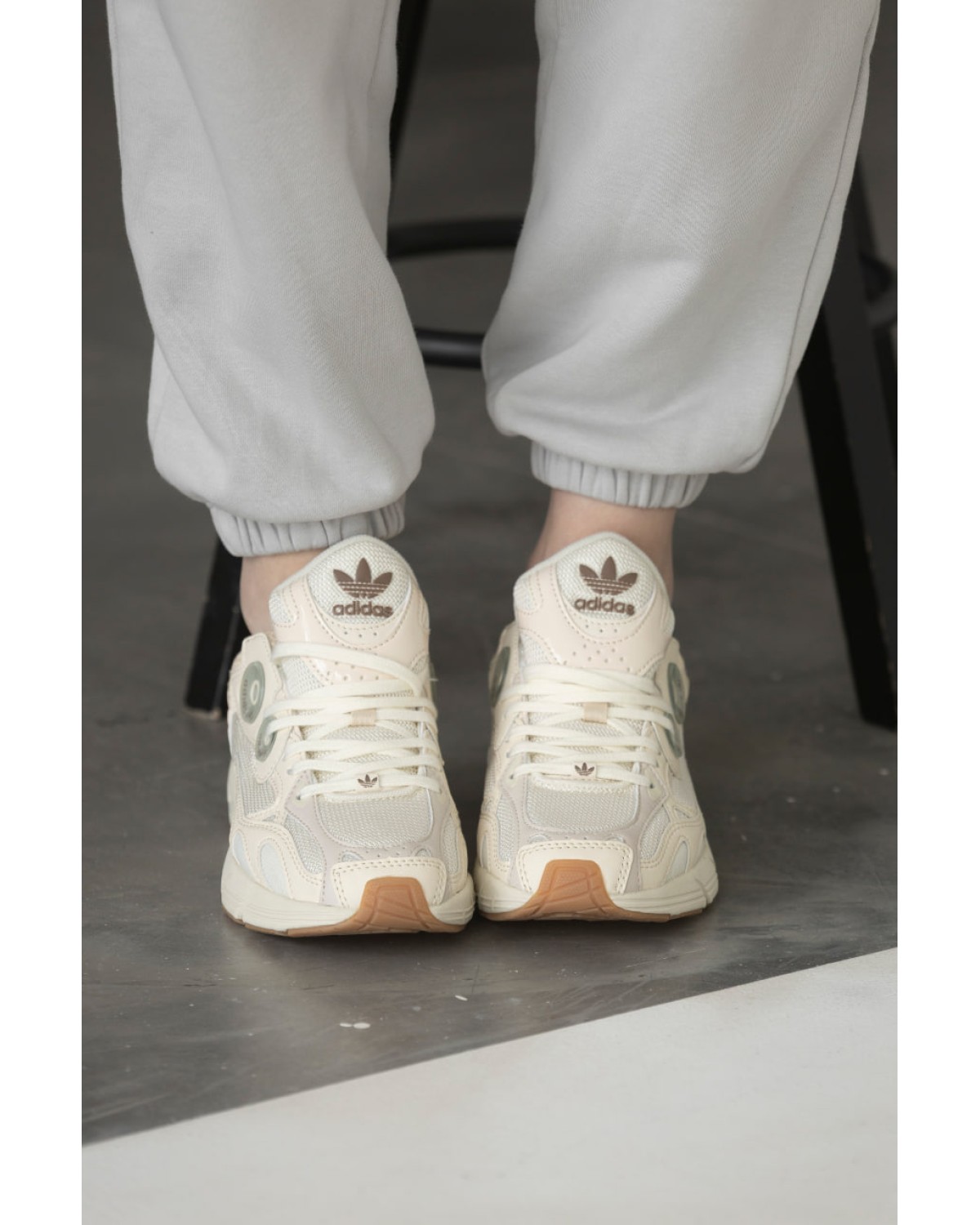 Adidas Astir Beige