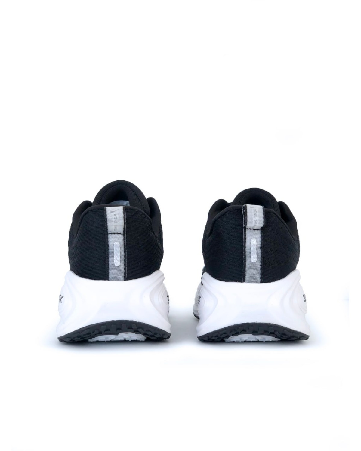 Nike Vomero Plus Black/White Nike Vomero Plus Black/White