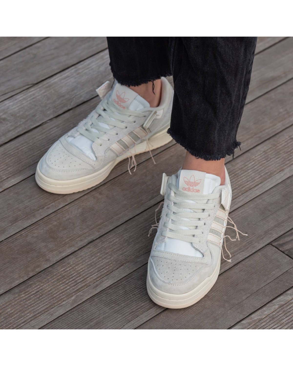 Adidas Forum 84 Low Off White v2 Adidas Forum 84 Low Off White v2