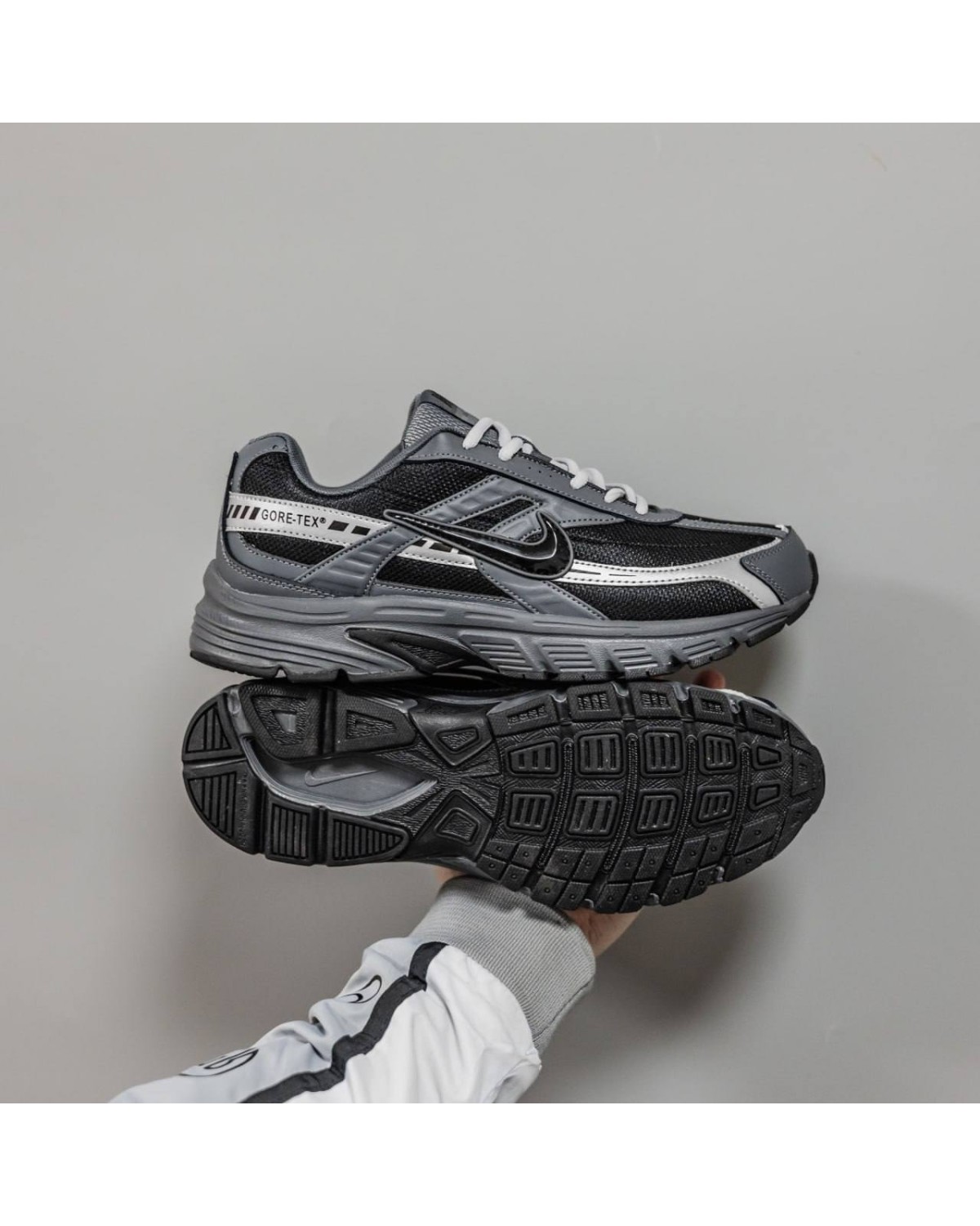 Nike Initiator Gore-Tex Grey Black Nike Initiator Gore-Tex Grey Black