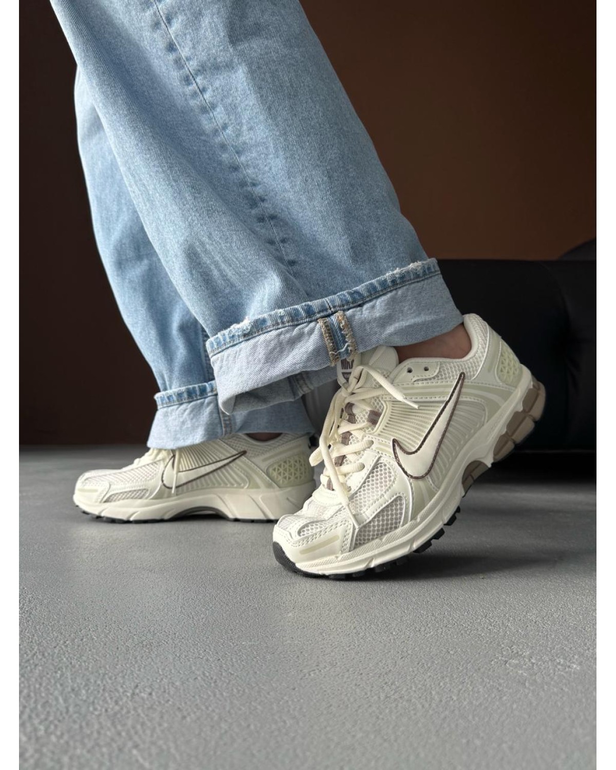 Nike Zoom Roam Vomero 5 Sail Mink Brown