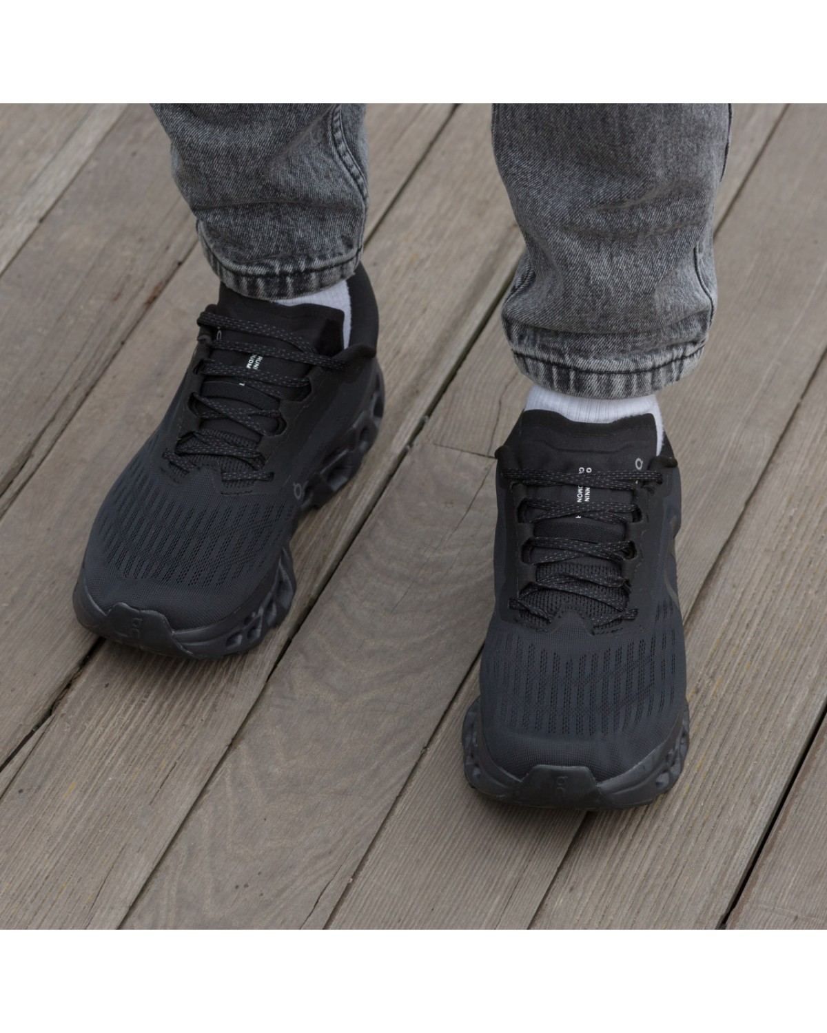 On Cloudtilt Cloudrunner Black