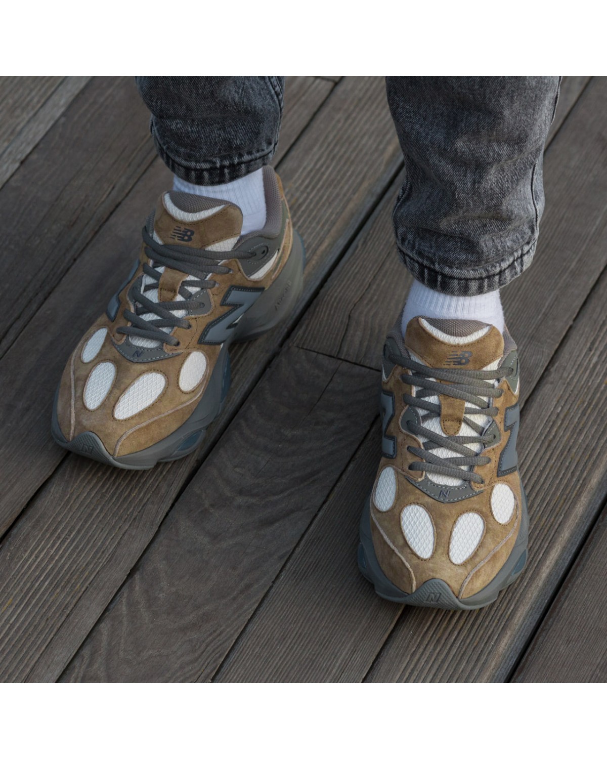 New Balance 983 Brown Haki
