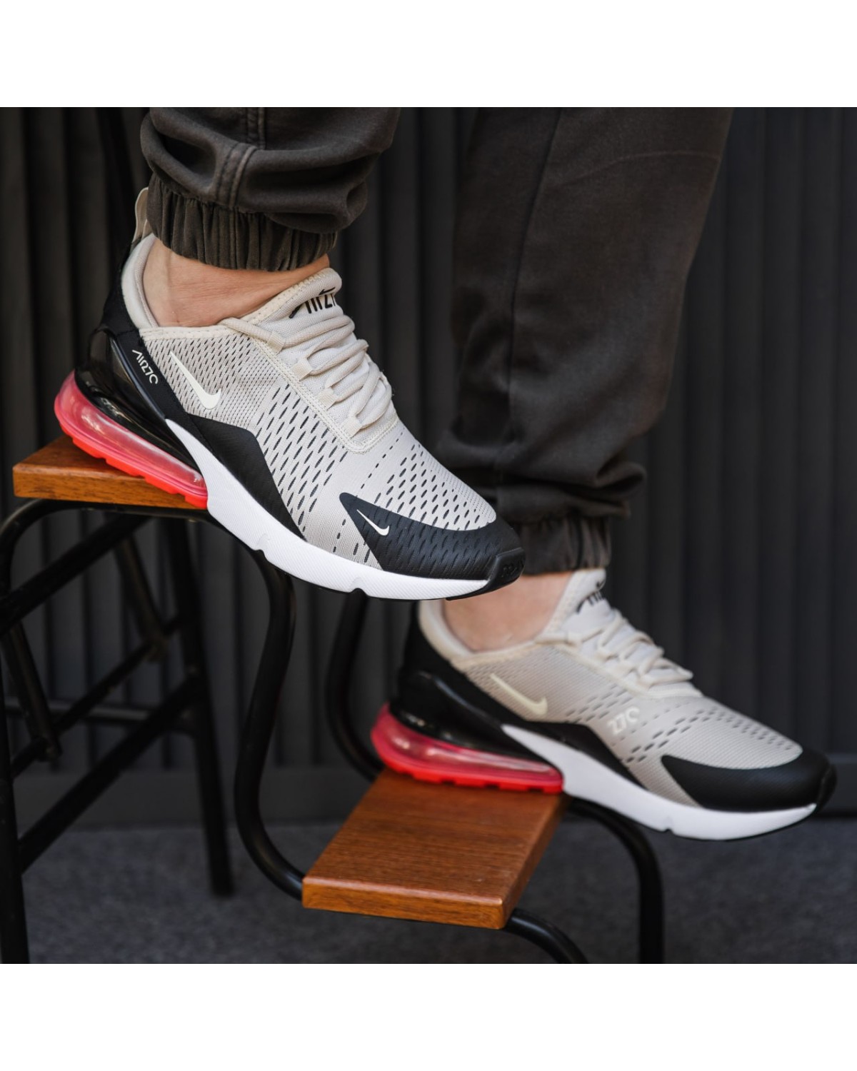 Nike Air Max 270 Grey Red