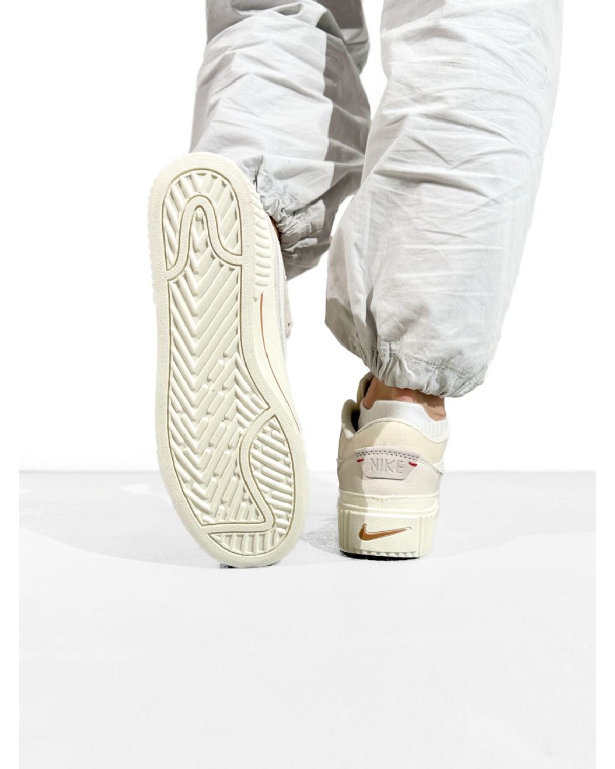 Nike Court Legacy Beige