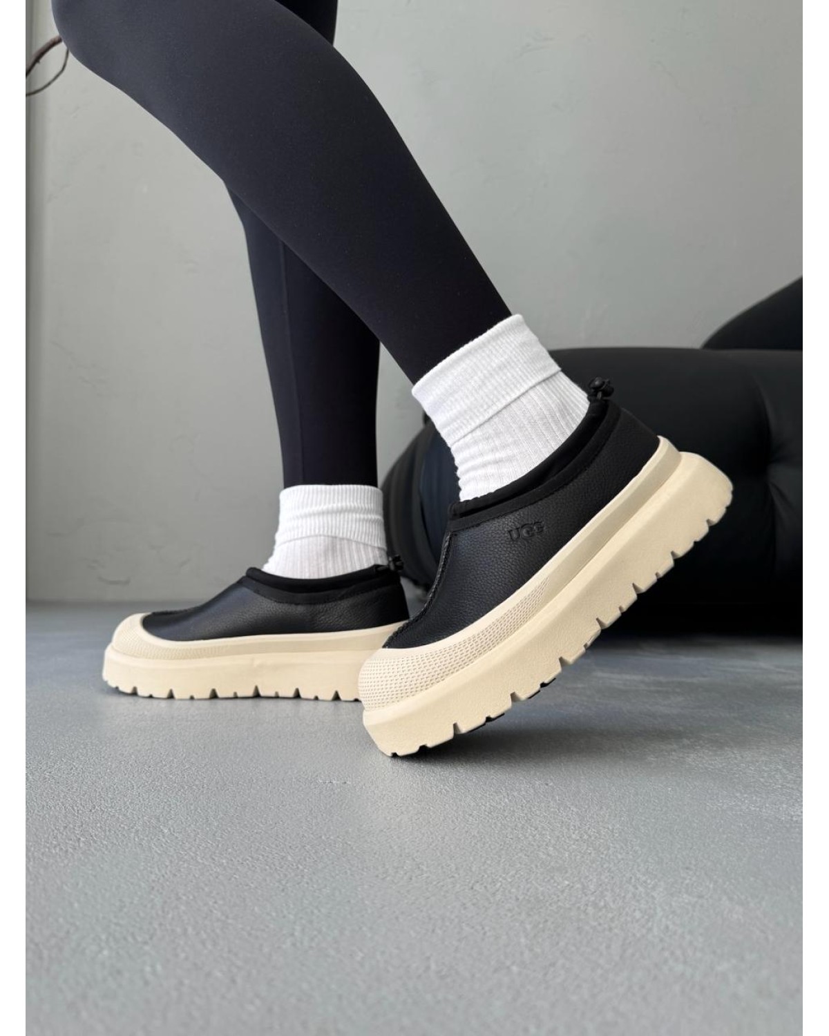 Ugg Tasman Hybrid Black/Beige