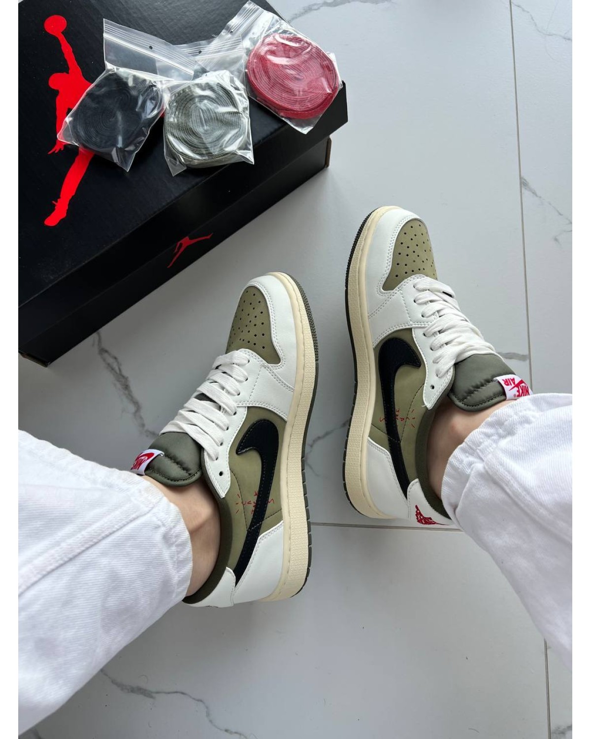 Jorgan 1 Low x Travis Scott OG SP Reverse Olive Medium Jorgan 1 Low x Travis Scott OG SP Reverse Olive Medium