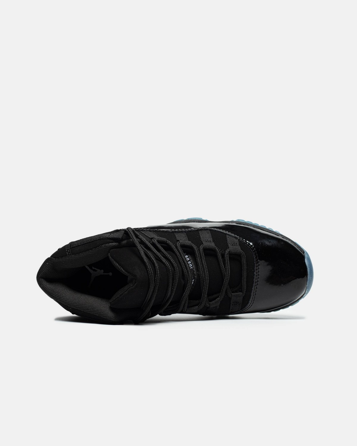 Air Jordan 11 Retro Cap and Gown