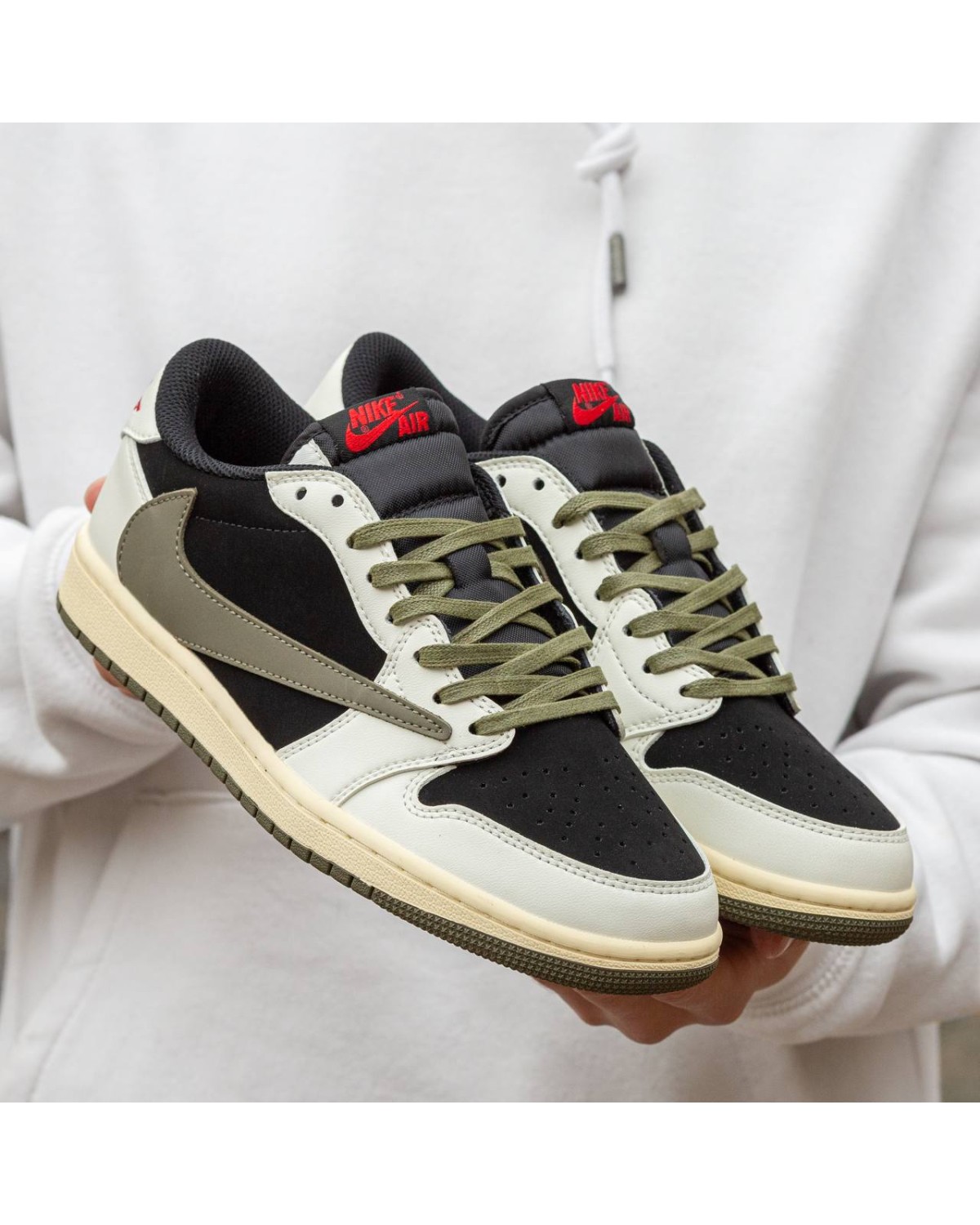 Nike Air Jordan 1 Low x Travis Scott Olive Nike Air Jordan 1 Low x Travis Scott Olive