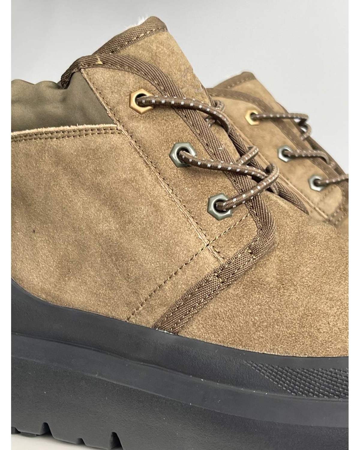 UGG Neumel Hybrid Khaki Black