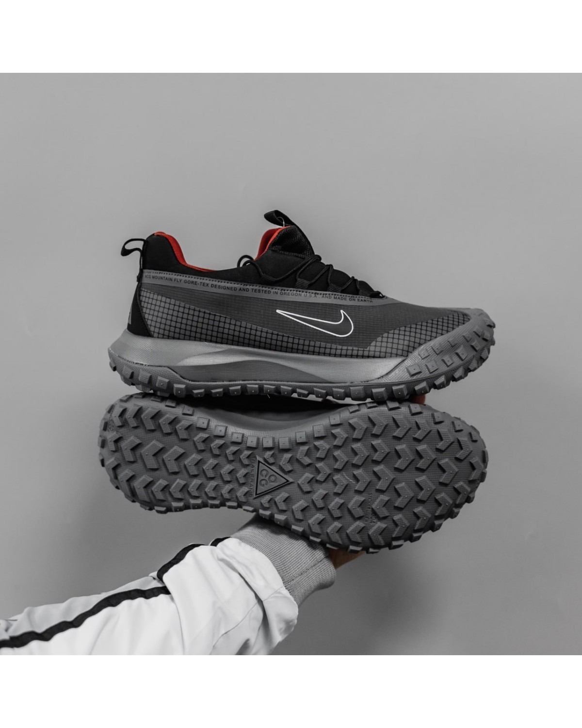 Nike ACG Mountain Fly Nike ACG Mountain Fly