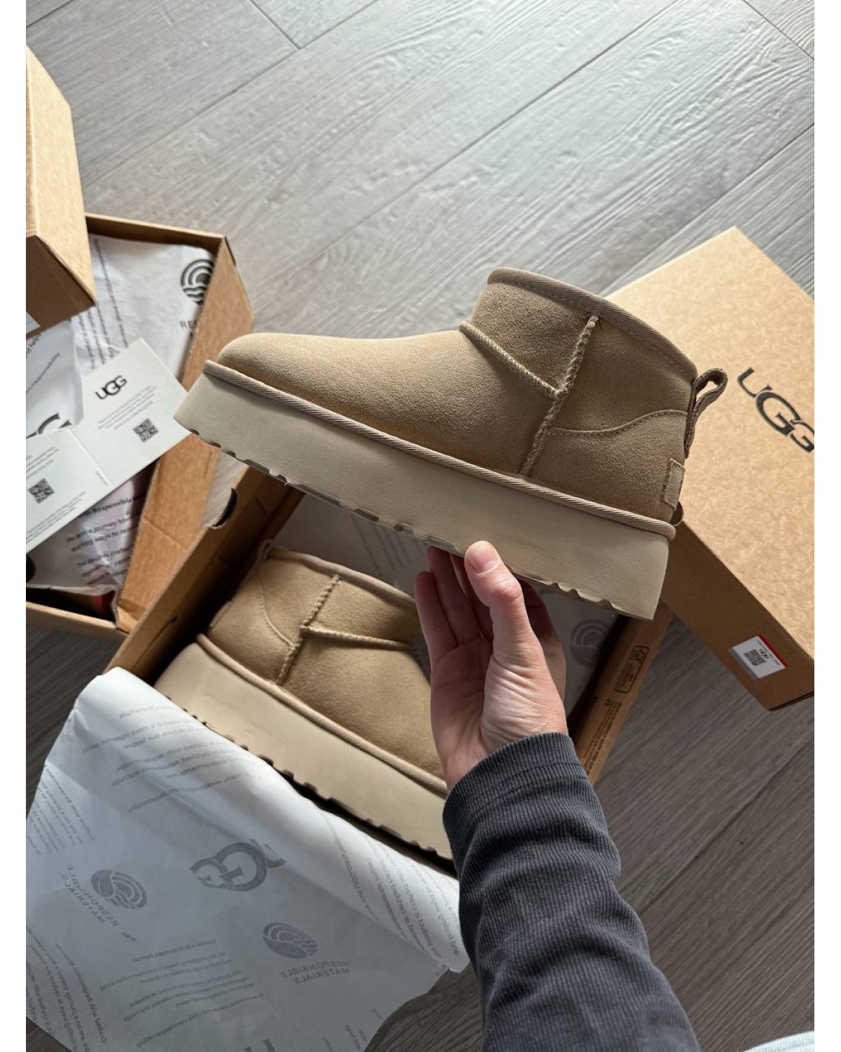 Ugg Classic Ultra Mini Platform Sand