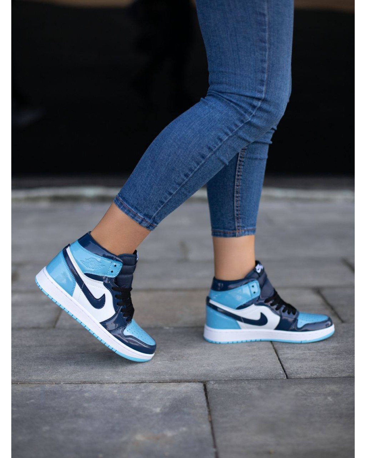 Nike Air Jordan 1 Retro High "Patent Blue"