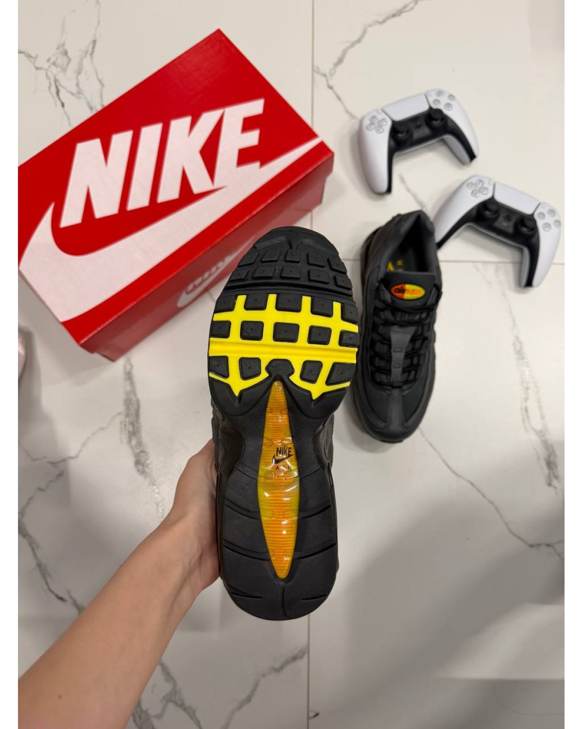 Nike Air Max 95 Anthracite Safety Orange Dark Grey Nike Air Max 95 Anthracite Safety Orange Dark Grey