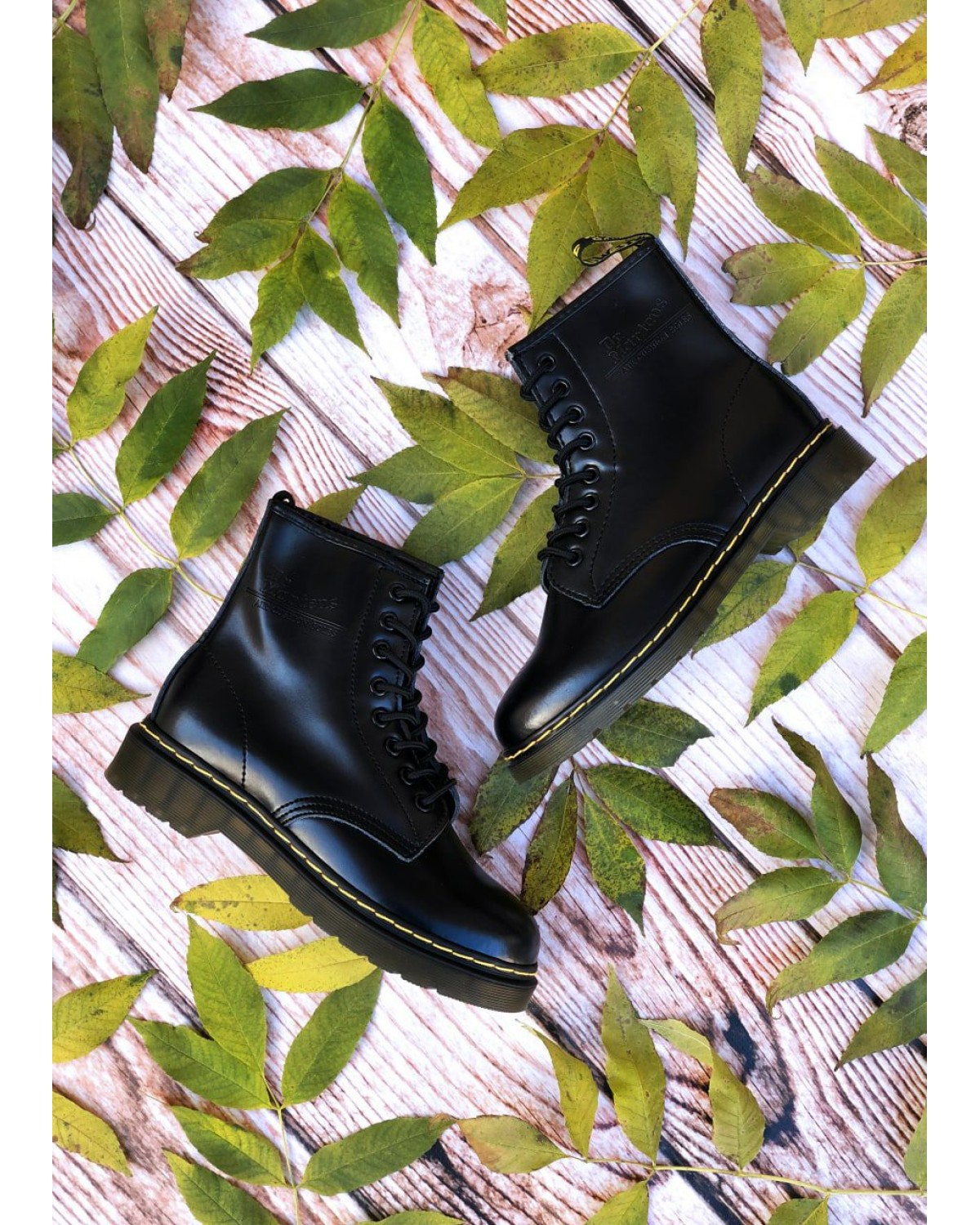 Dr. Martens Black