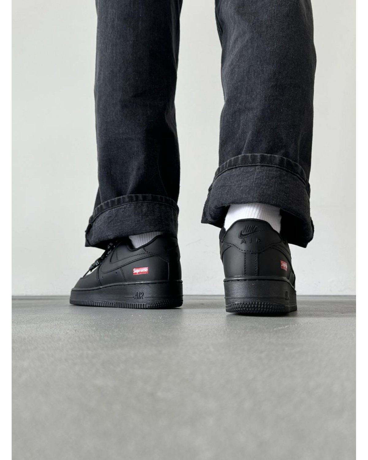 Nike Air Force 1 07 Supreme Black