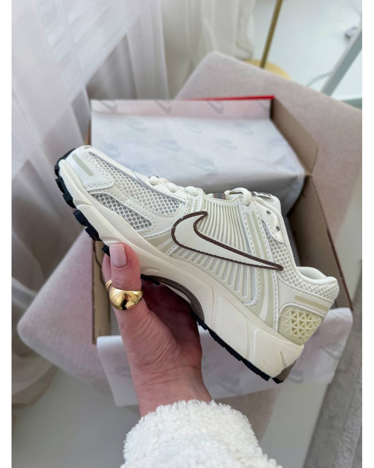 Nike Zoom Roam Vomero 5 Sail Mink Brown