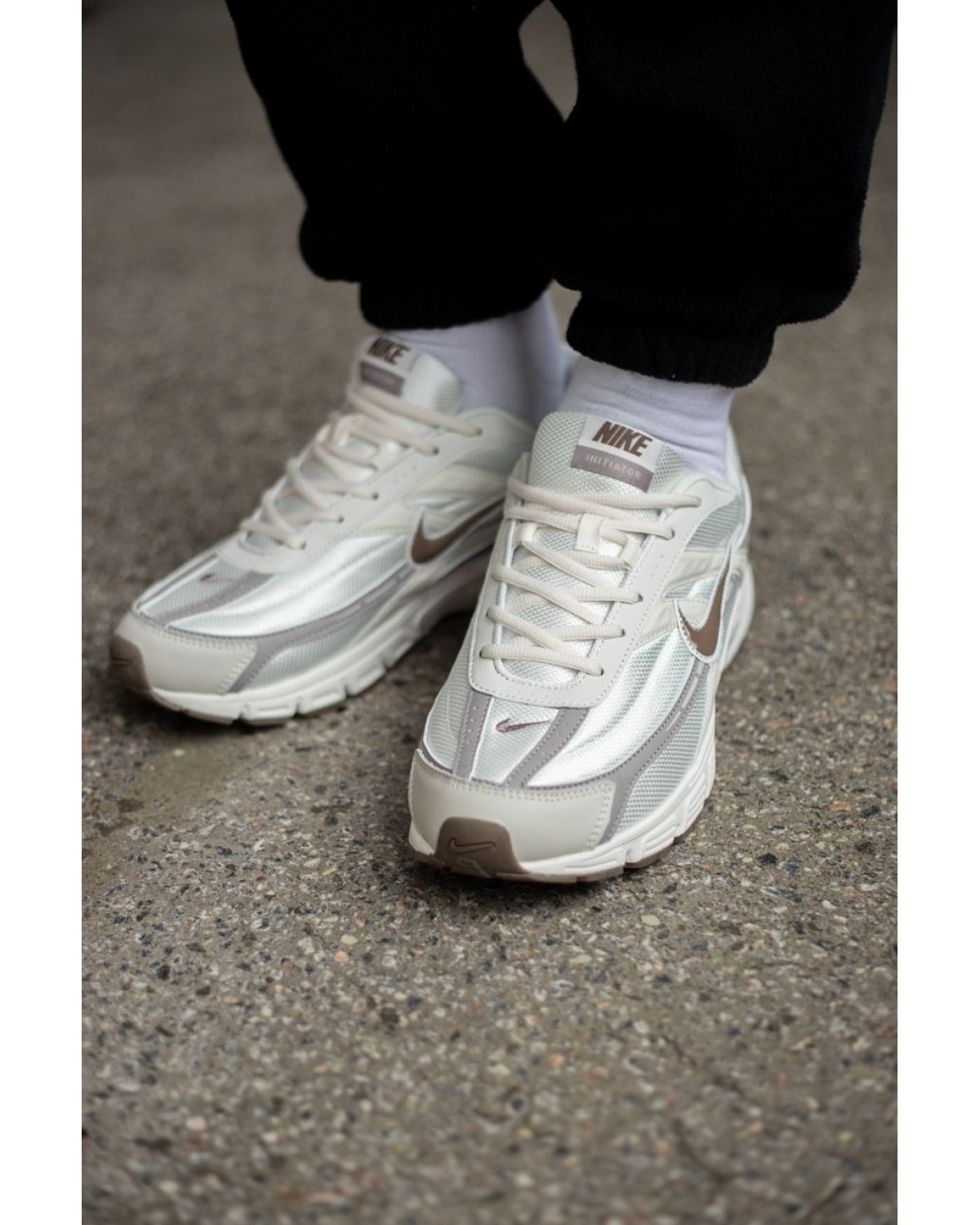 Nike Initiator White/Grey/Beige