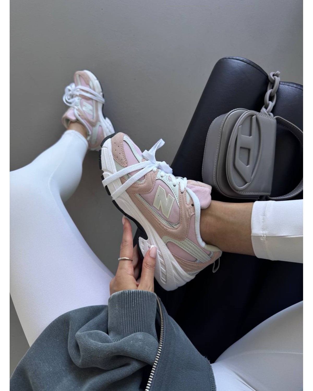 New Balance 530 Pink/White Laces