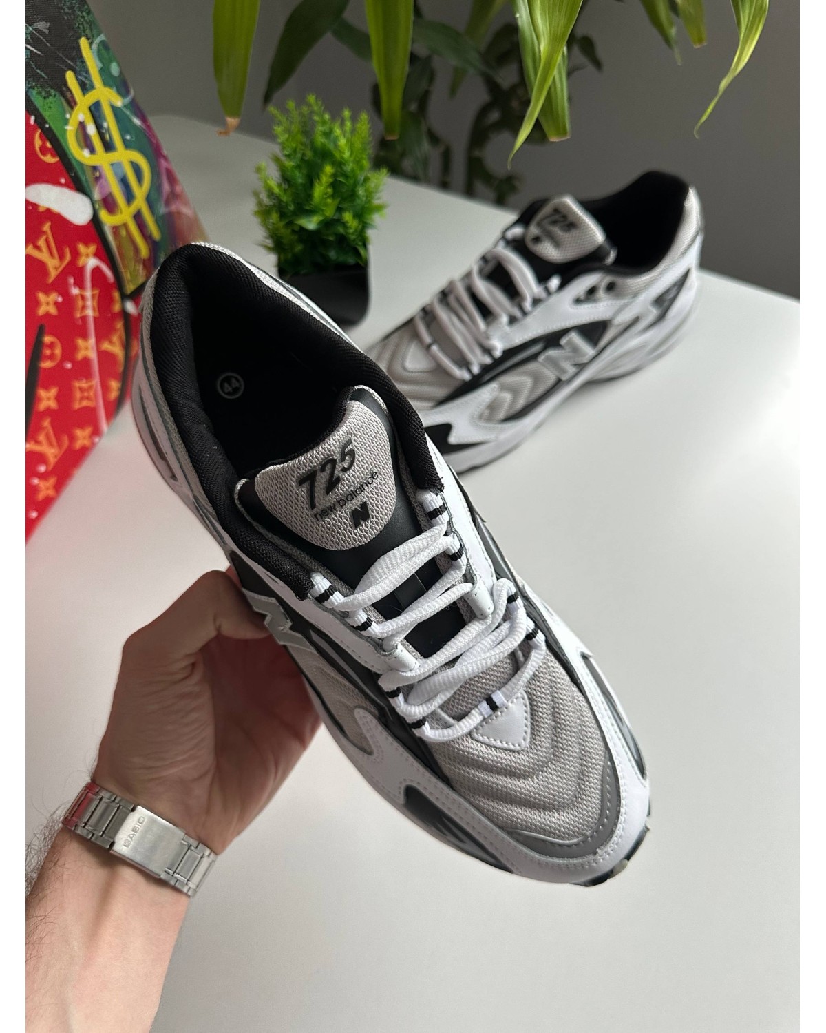 New Balance 725 White Grey Black