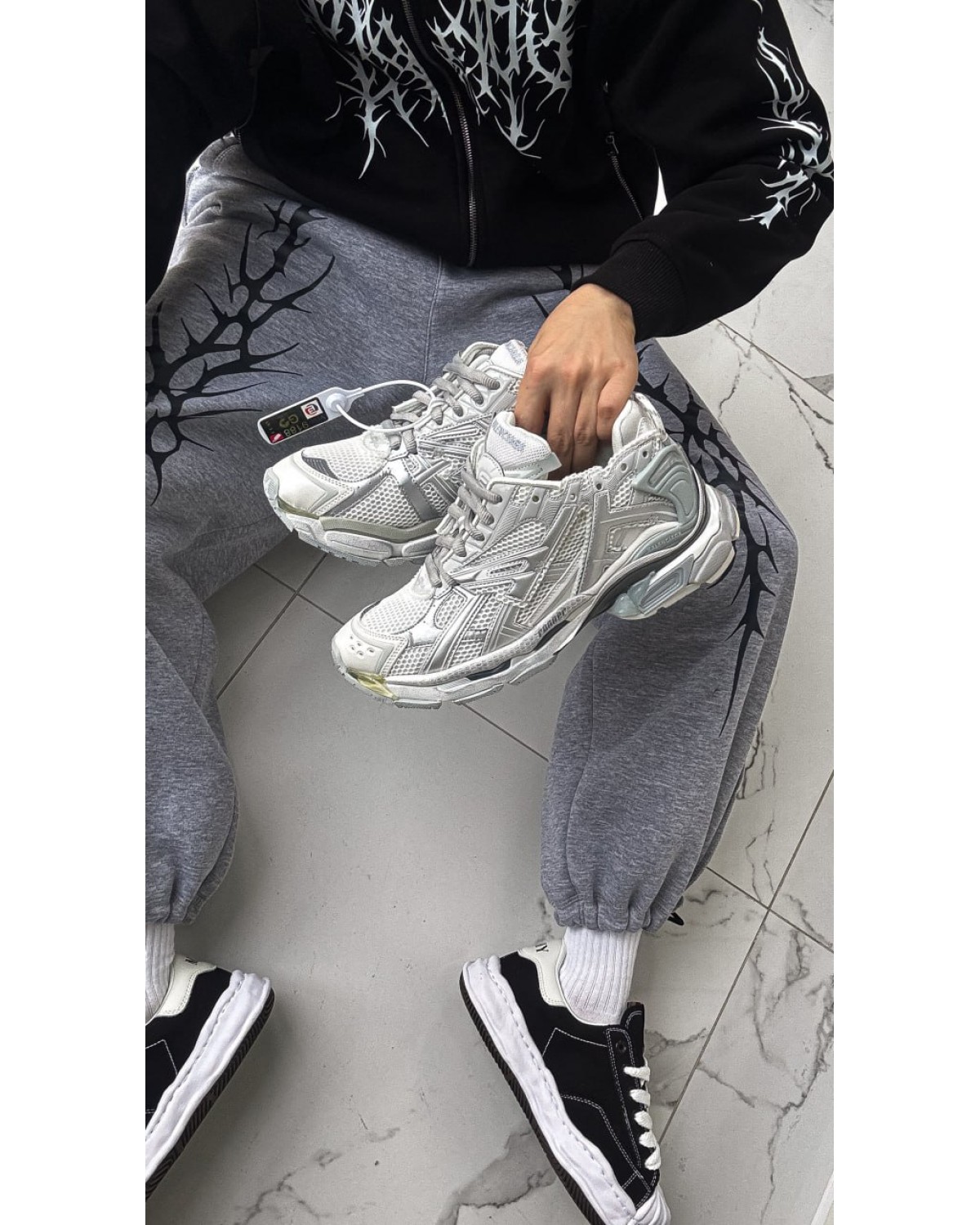 Balenciaga Runner Trainer White/Silver