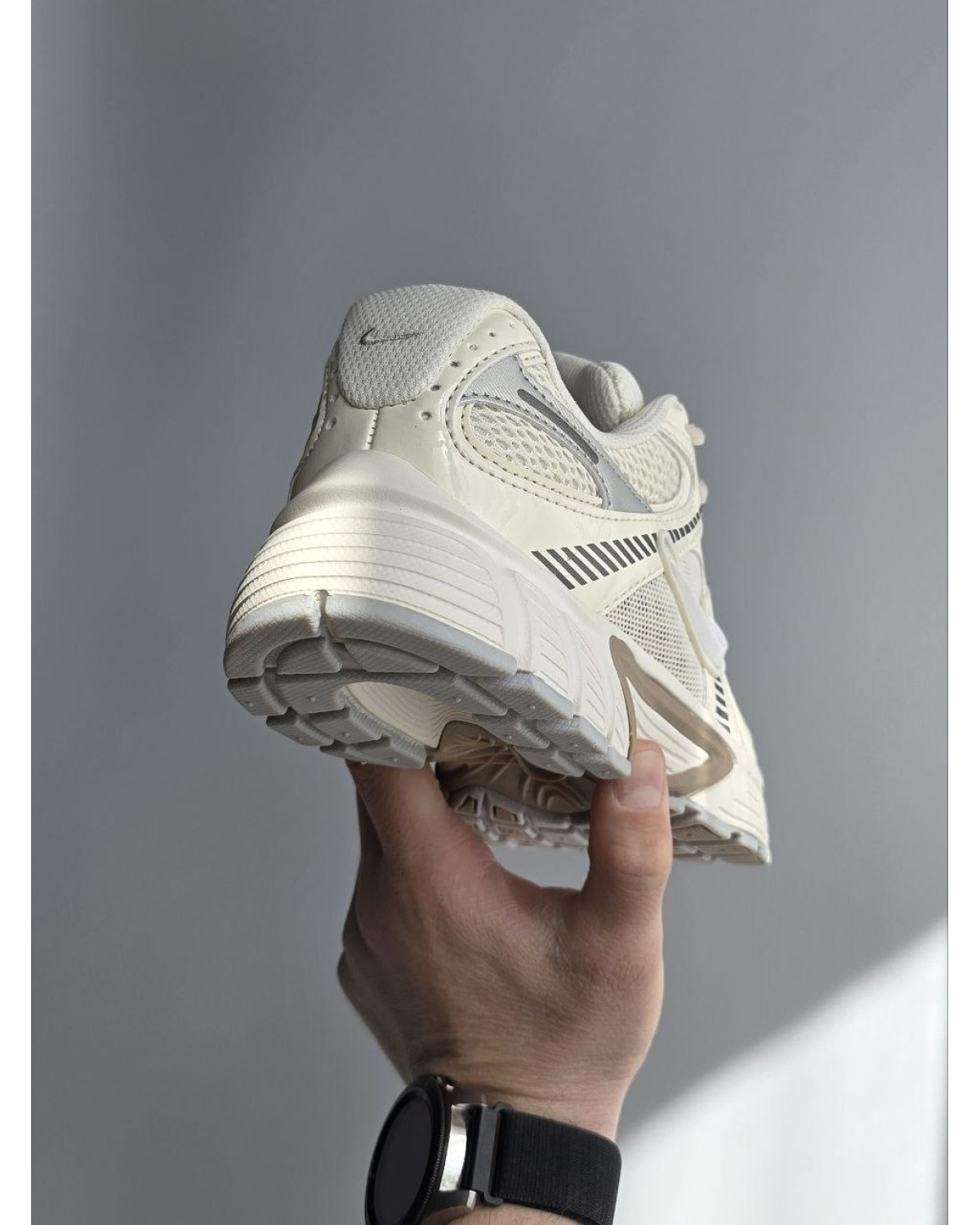 Nike V5 RNR Cream/Beige