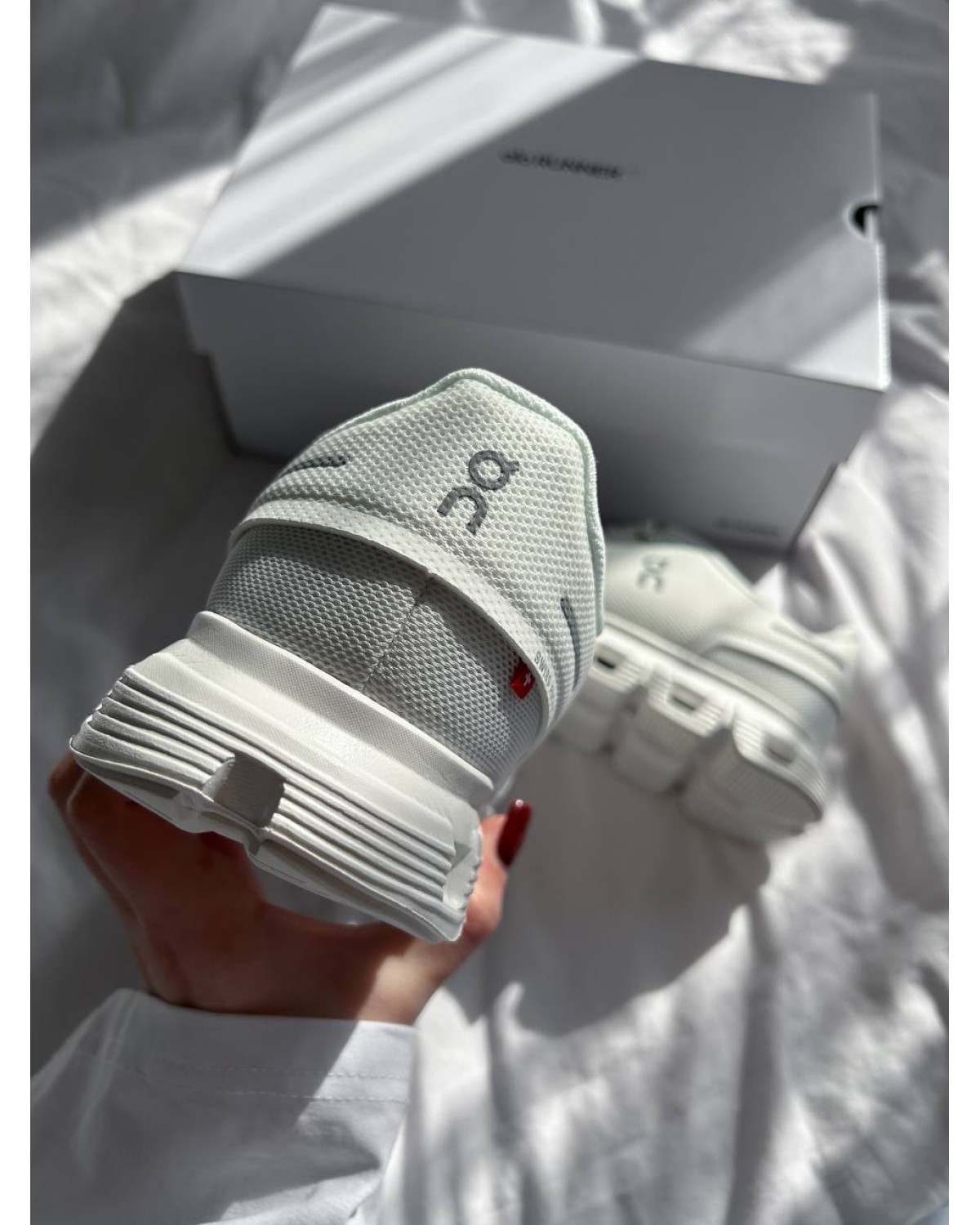 On Running Cloud 6 All White