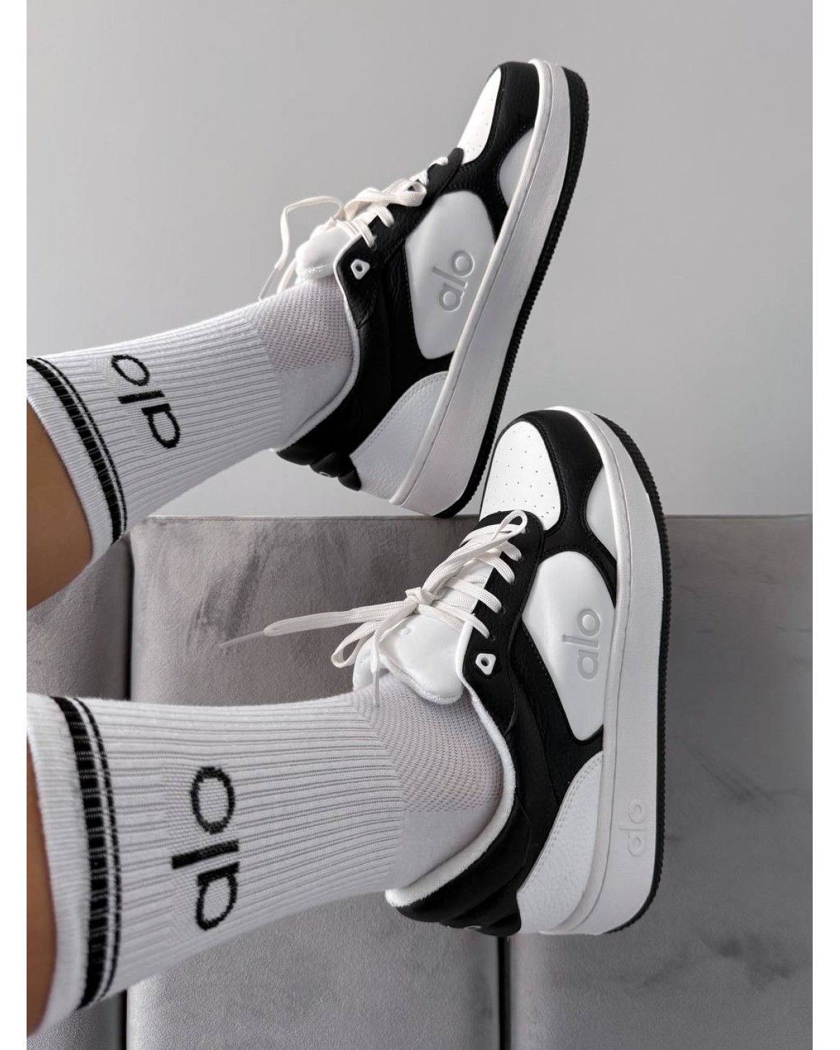 Alo Yoga Recovery Mode Sneaker Black/White
