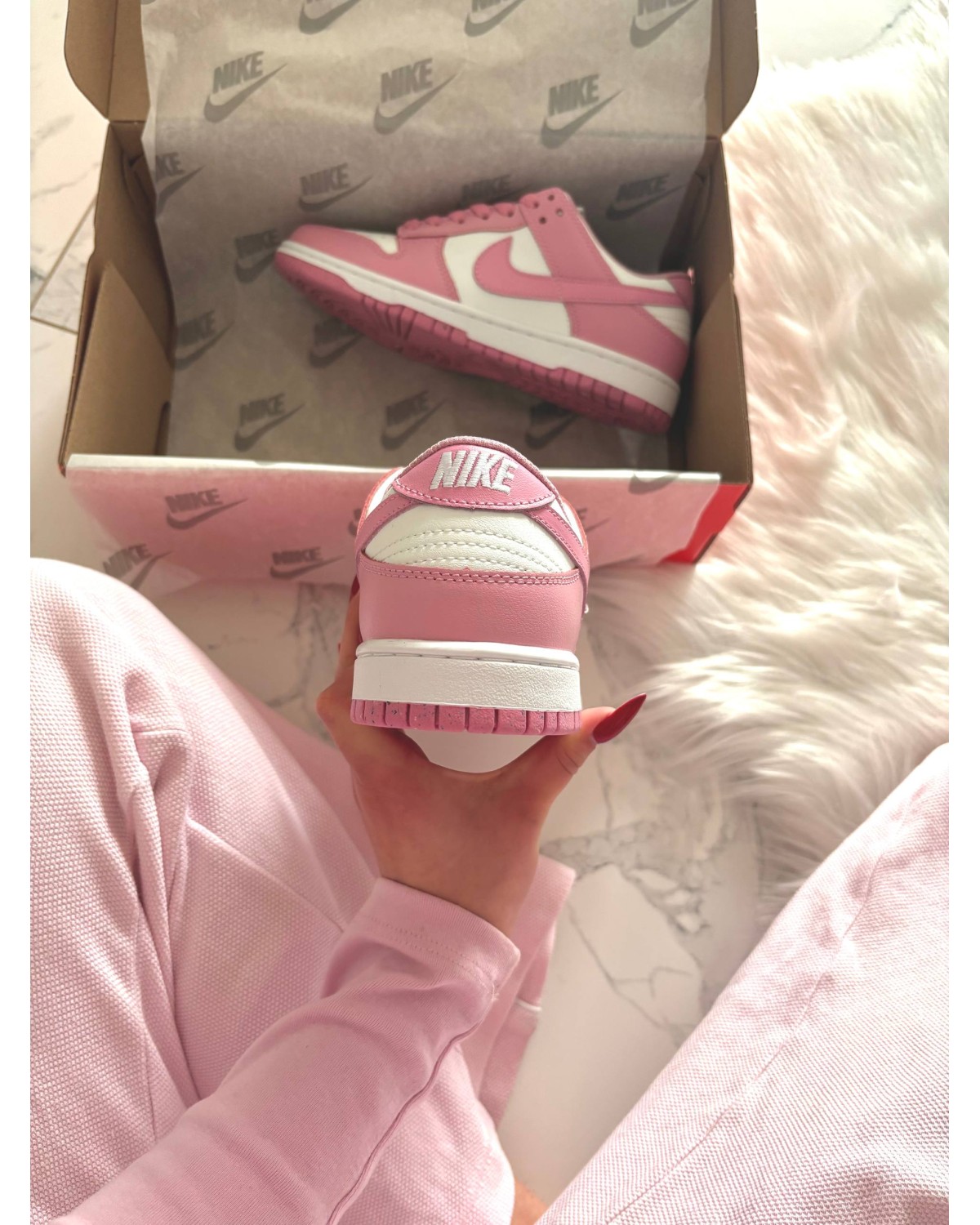 Nike SB Dunk Low Pink White