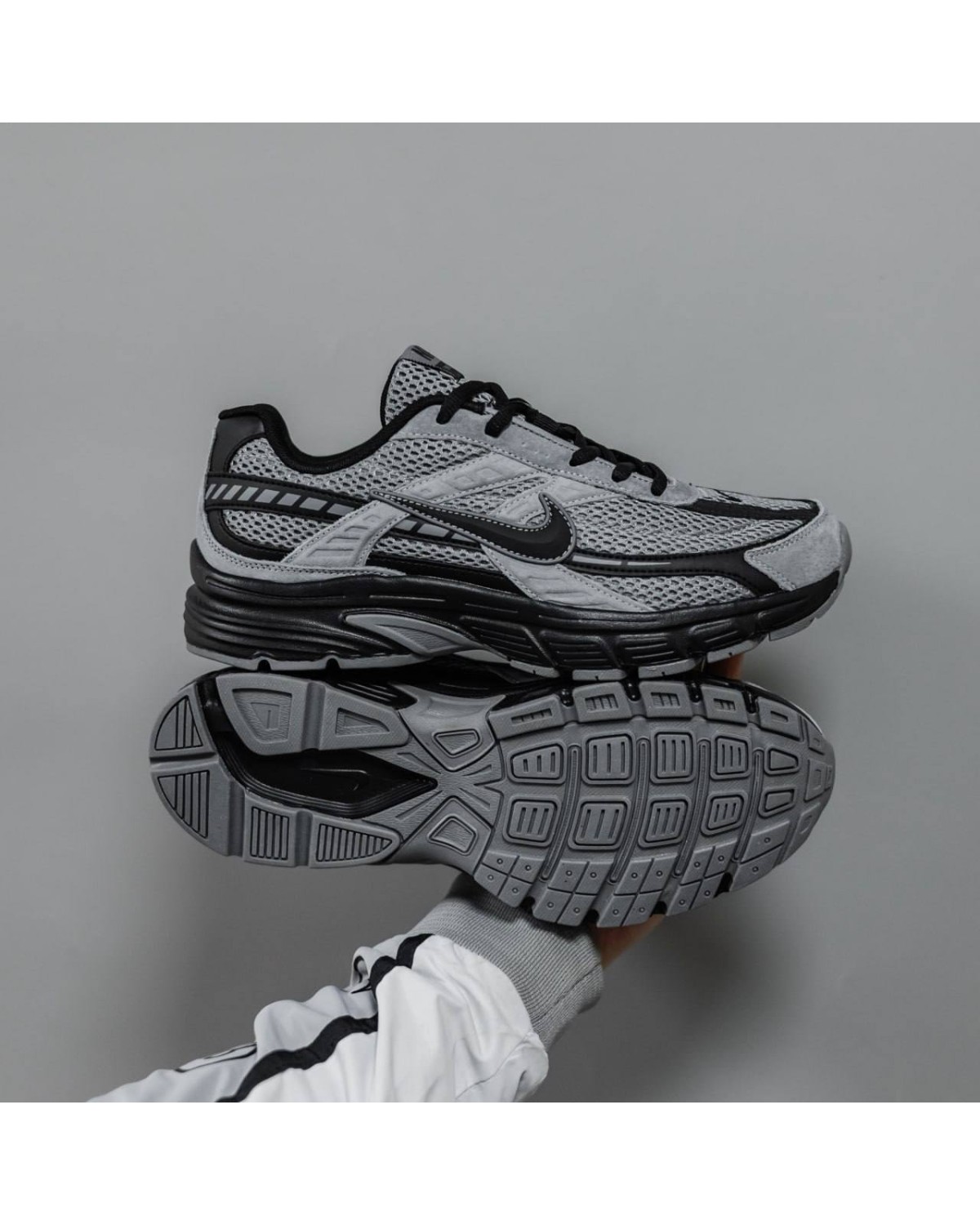 Nike Initiator