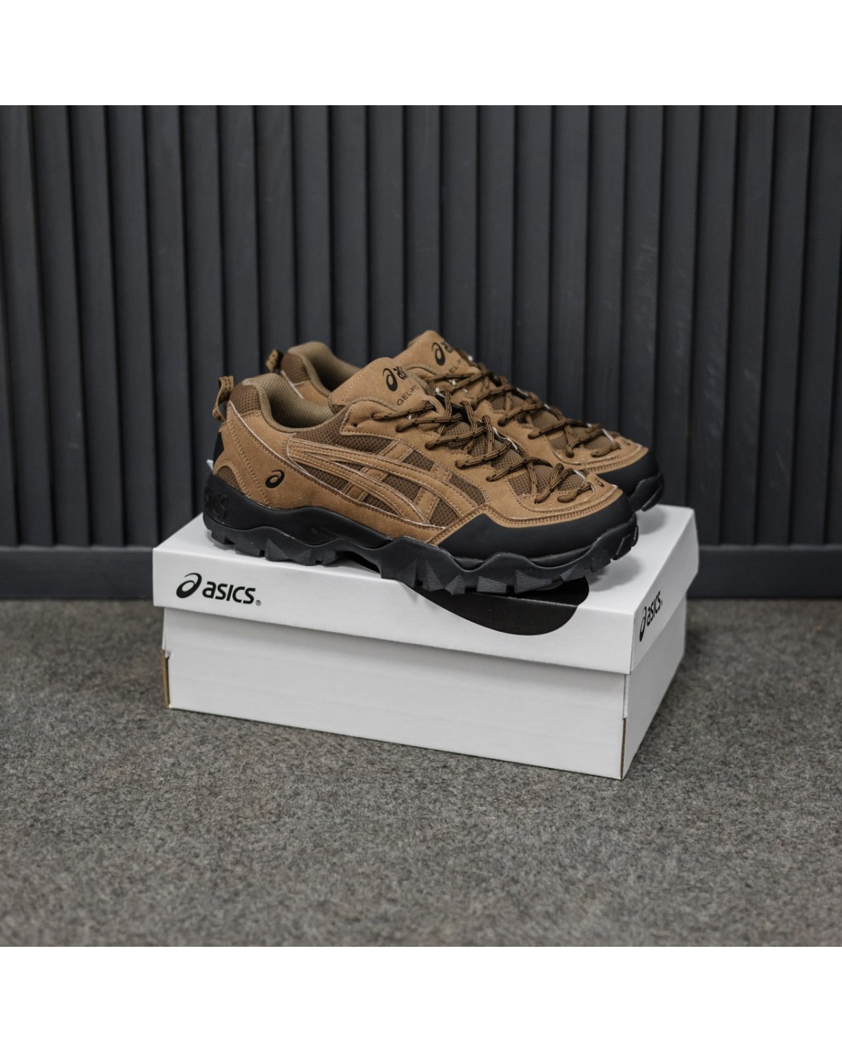 Asics Gel-Pickax Brown Black
