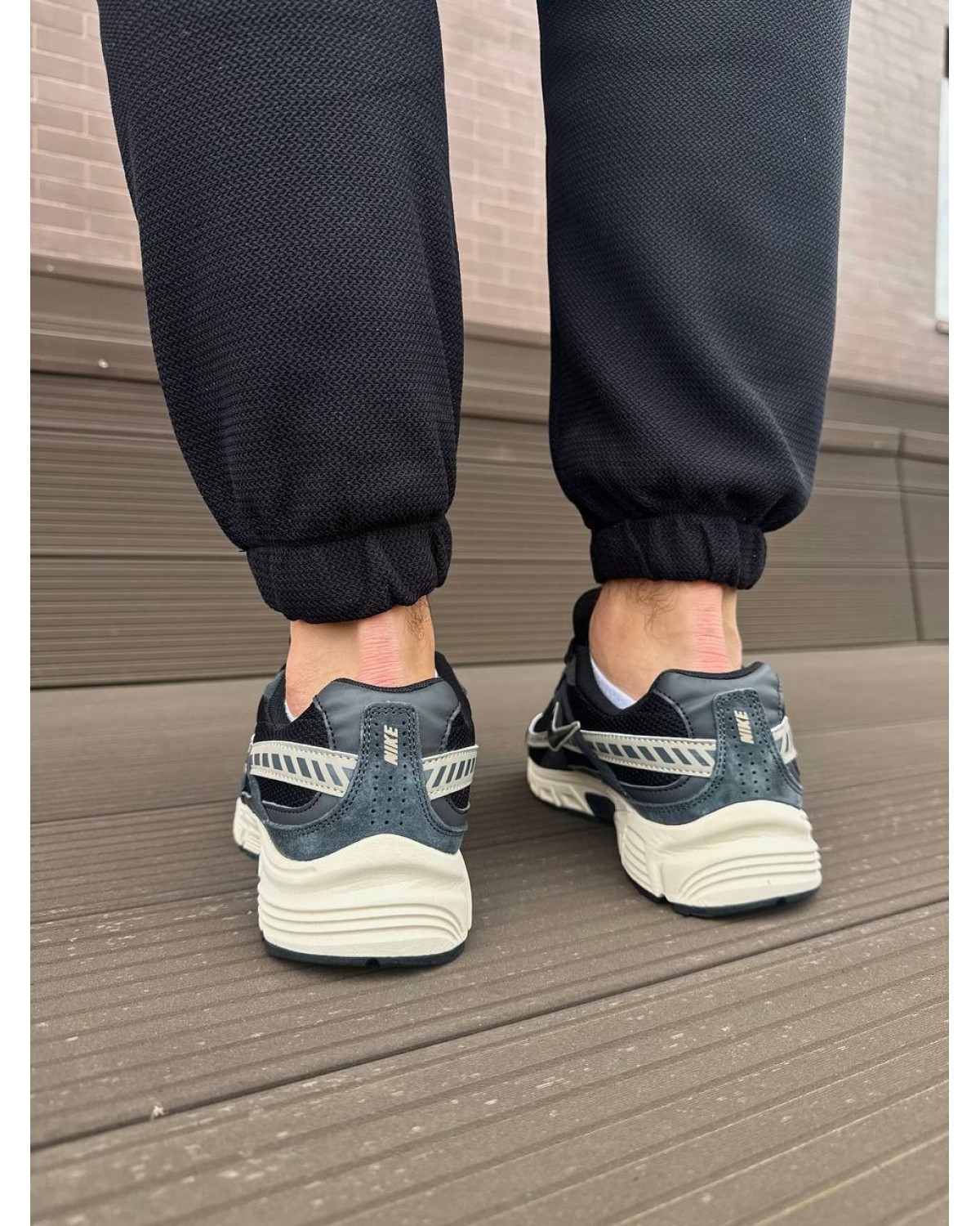 Nike Initiator Black White Nike Initiator Black White