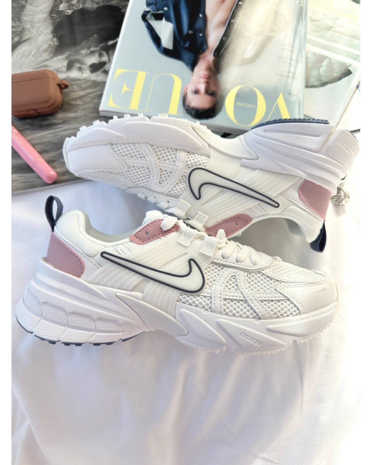 Nike V2K Runtekk White Pink Nike V2K Runtekk White Pink