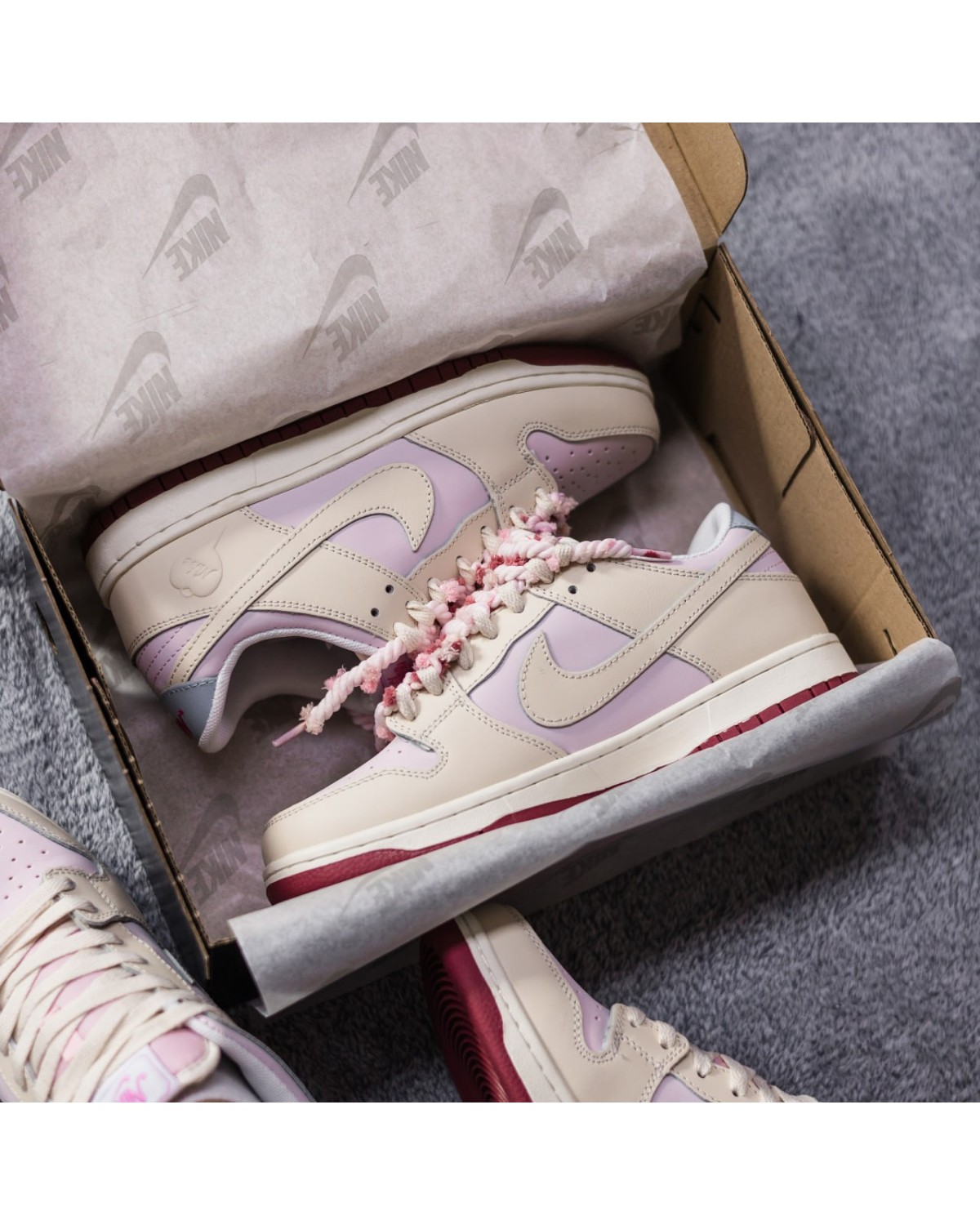 Nike Dunk Low "Valentine's Day" Nike Dunk Low "Valentine's Day"