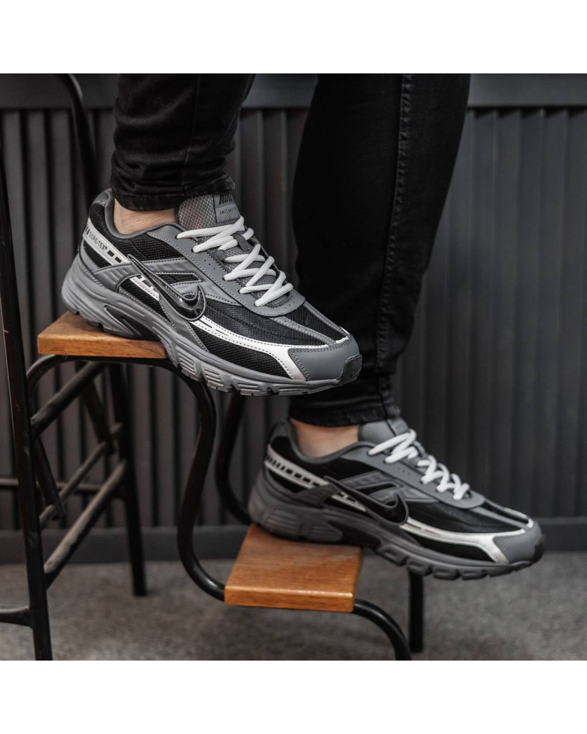 Nike Initiator Gore-Tex Grey Black Nike Initiator Gore-Tex Grey Black