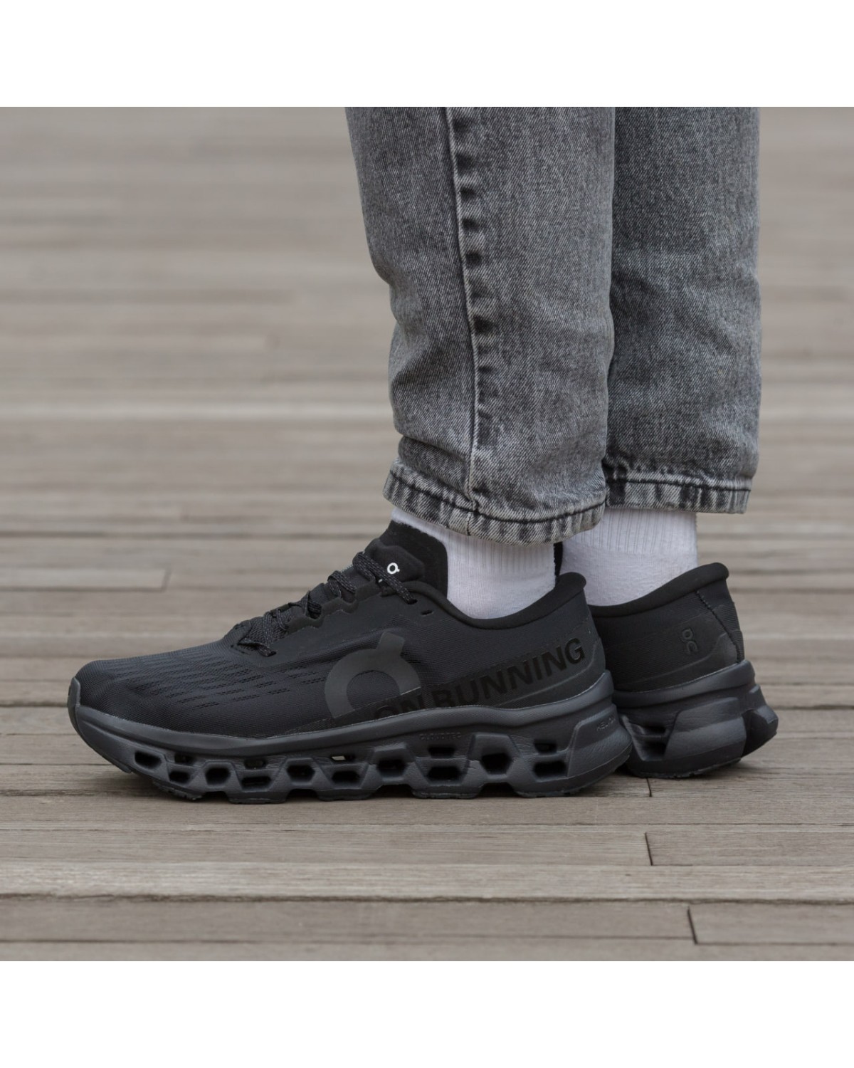 On Cloudtilt Cloudrunner Black