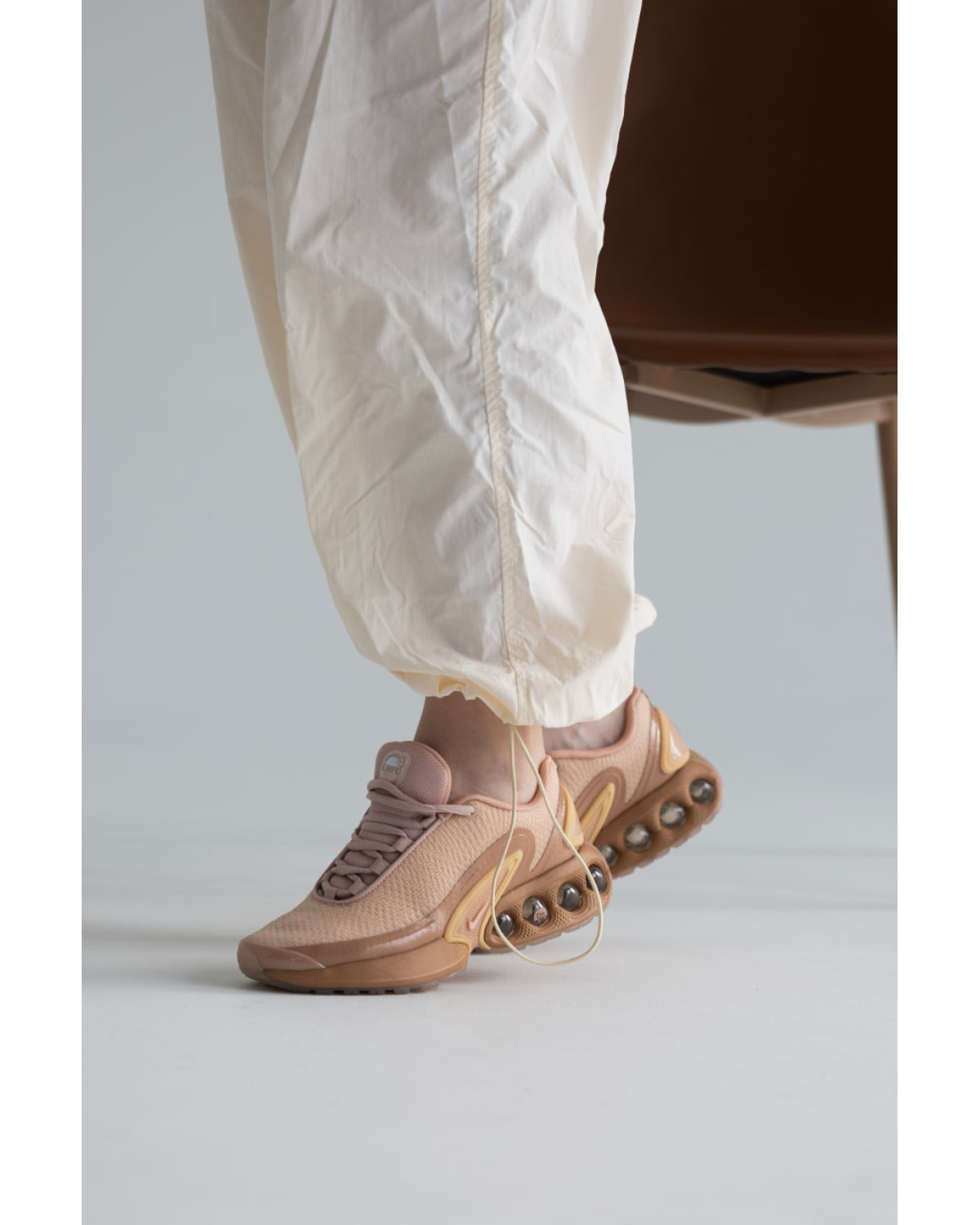 Nike Air Max Dn Isa Beige