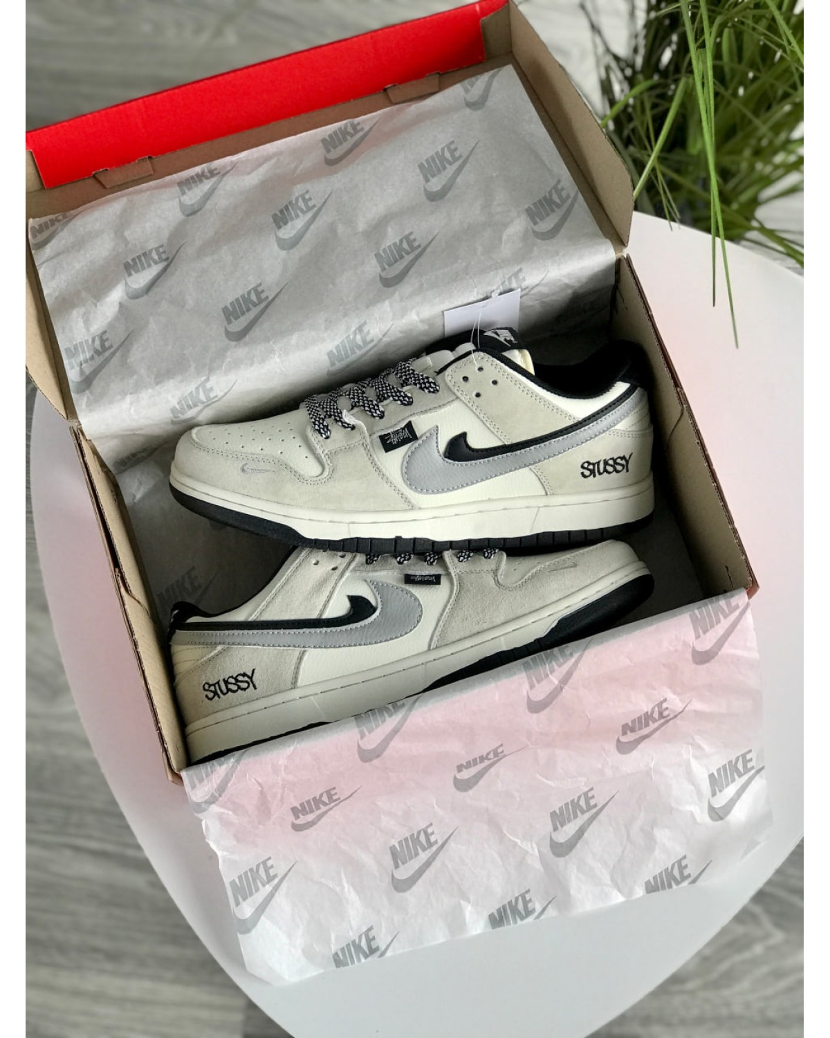 Nike SB Dunk x Stussy Grey Beige