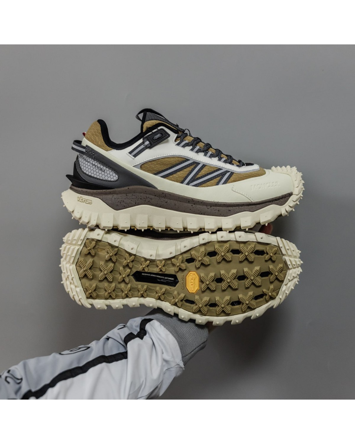 Moncler Equipements Beige Khaki