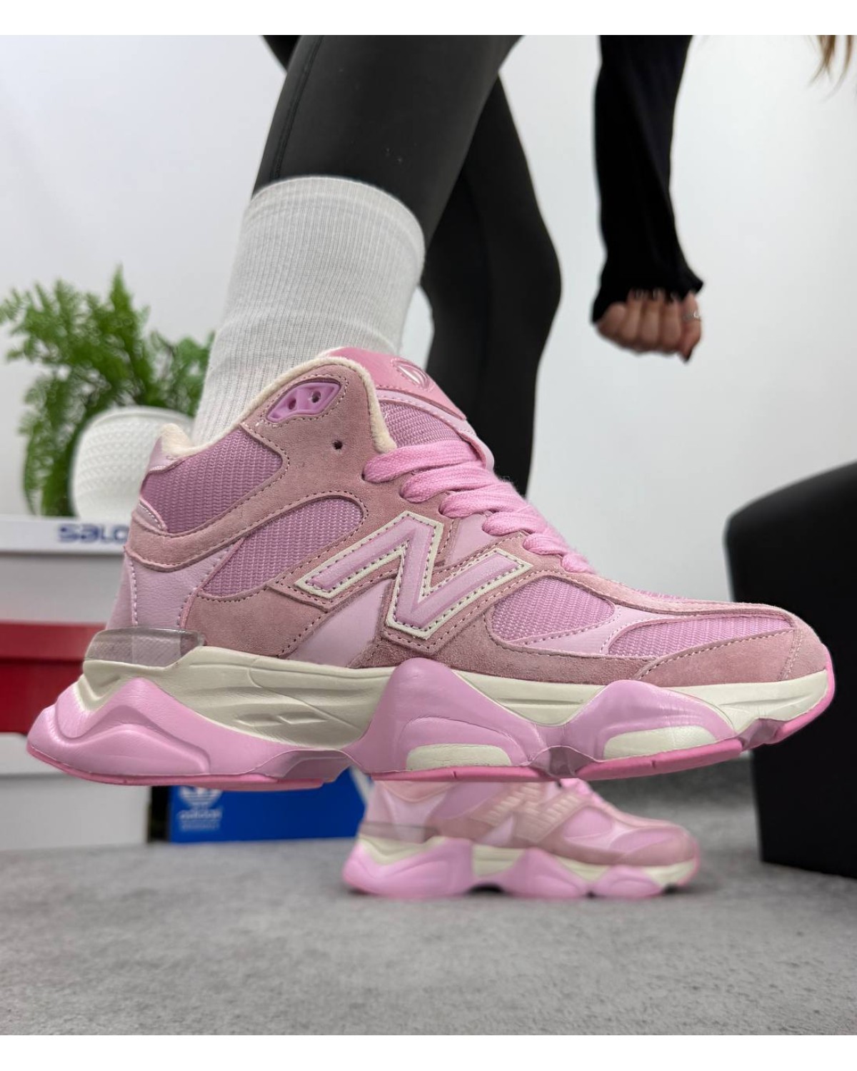 New Balance 9060 Pink