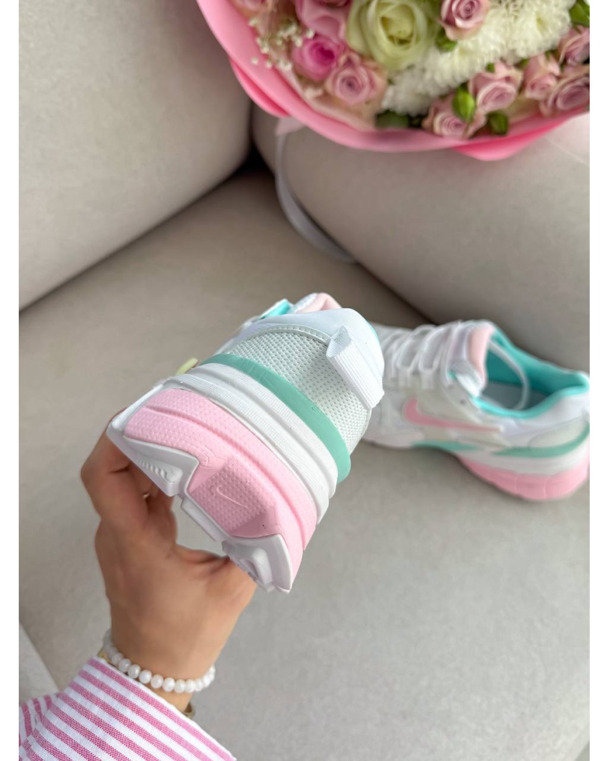 Nike V2K Runtekk White/Pink