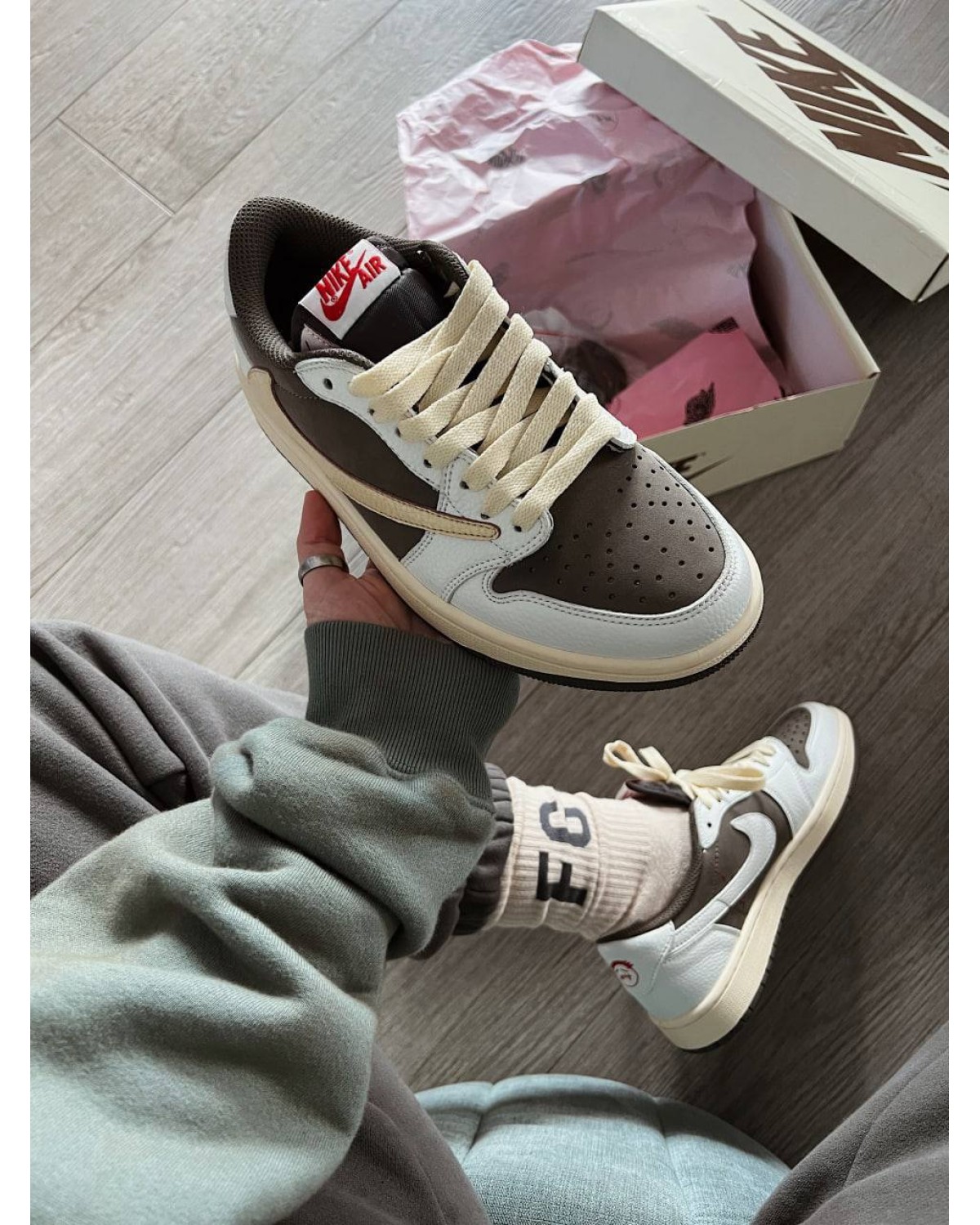 Jordan 1 Retro Low OG SP Travis Scott Reverse Mocha