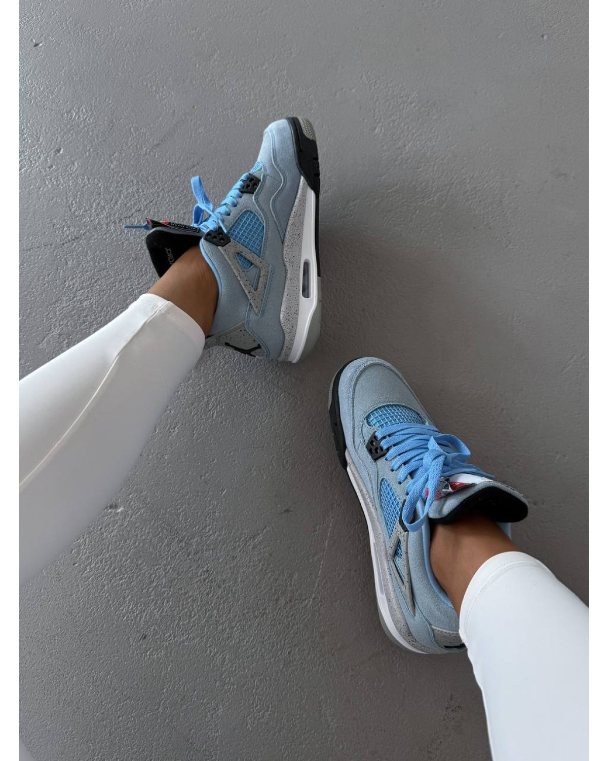 Air Jordan 4 University Blue